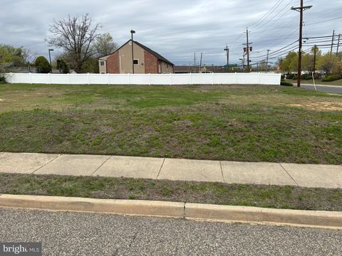 3 MYRTLE AVE GLOUCESTER CITY NJ 08030