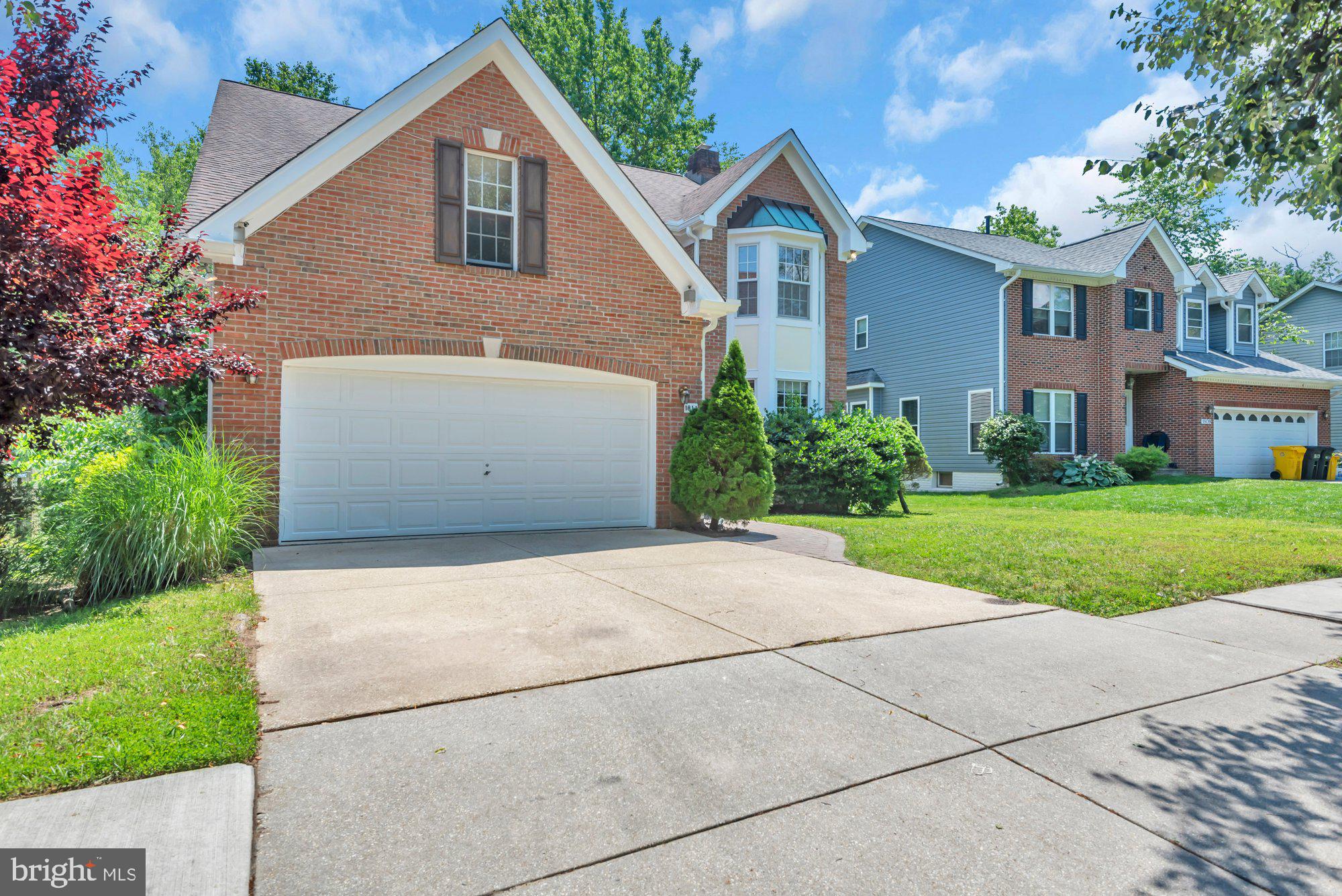 1811 HYMAN LANE
