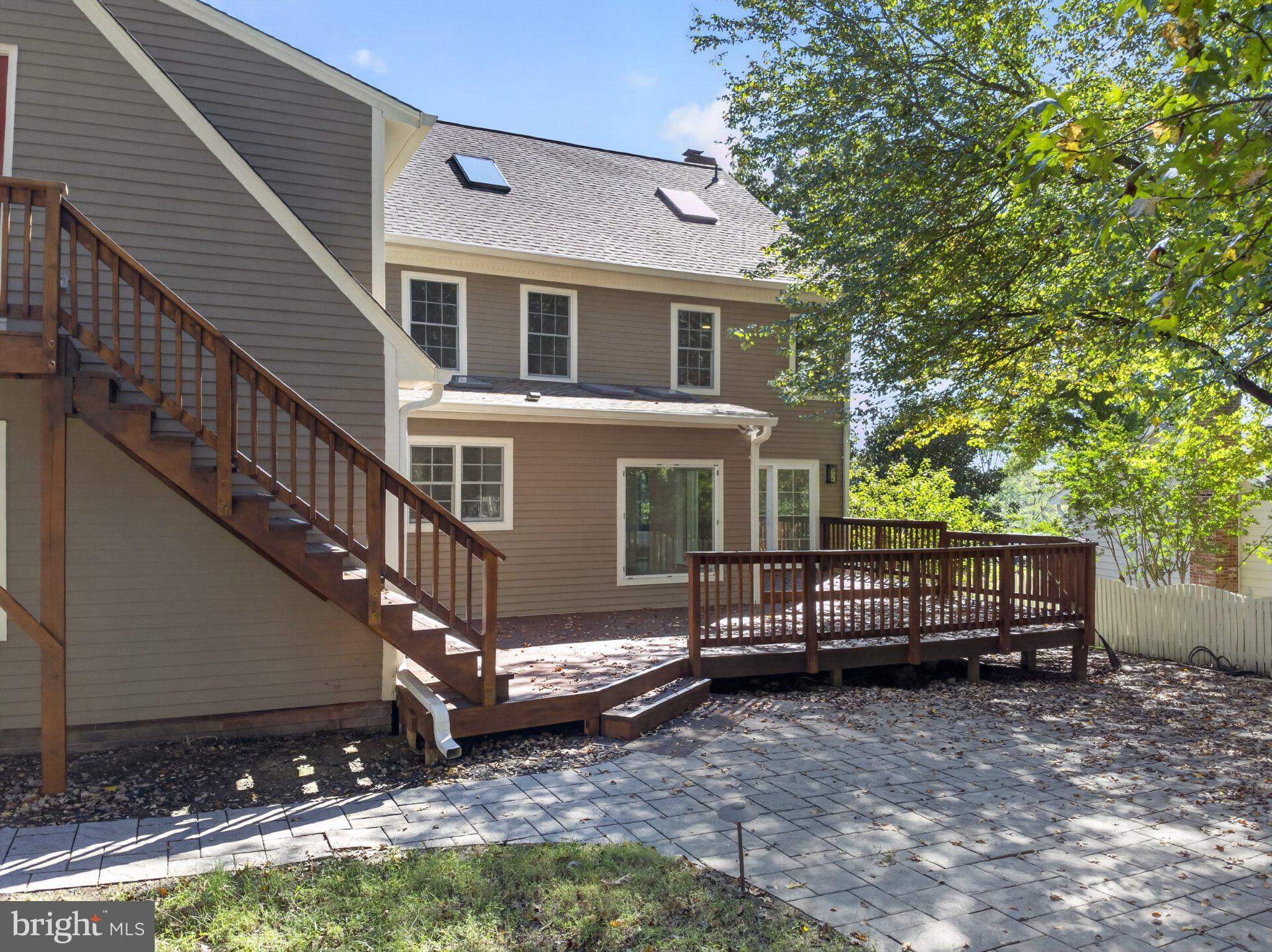 7 FOXHALL CIRCLE