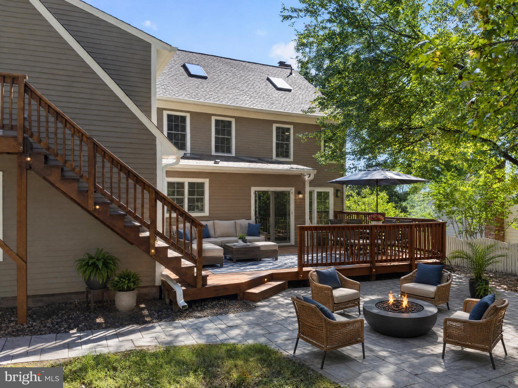7 FOXHALL CIRCLE