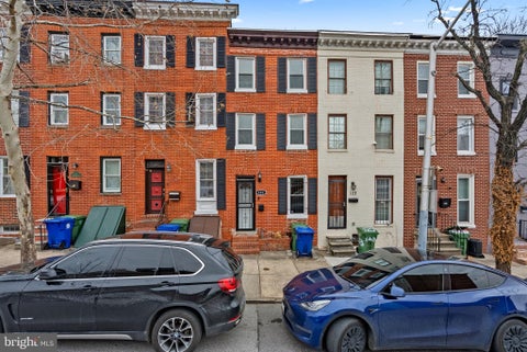 Townhouse For Sale - 121 Parkin Street<br/> BALTIMORE, MD 21201
