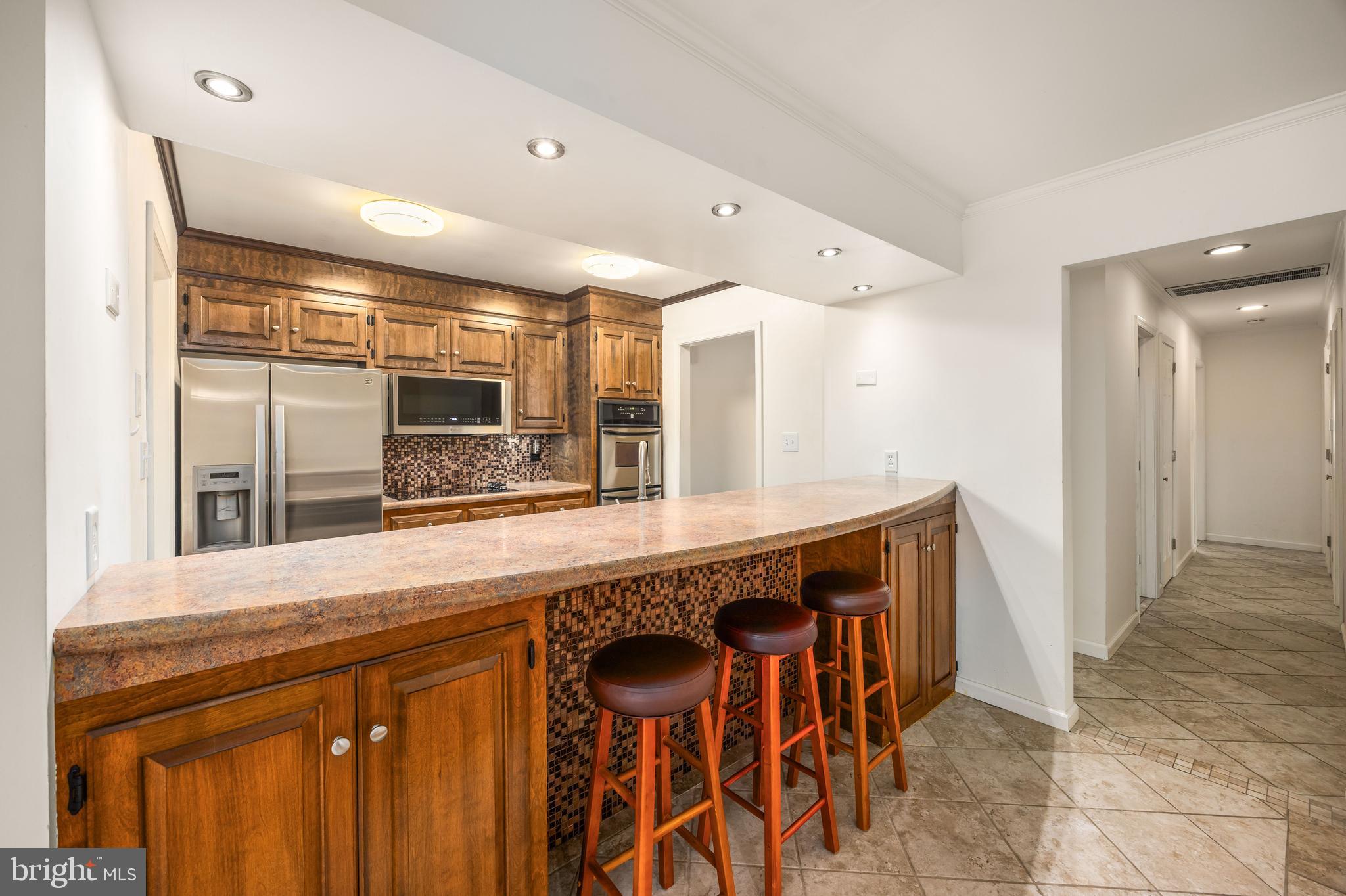 4229 RUSTIC ENTRY