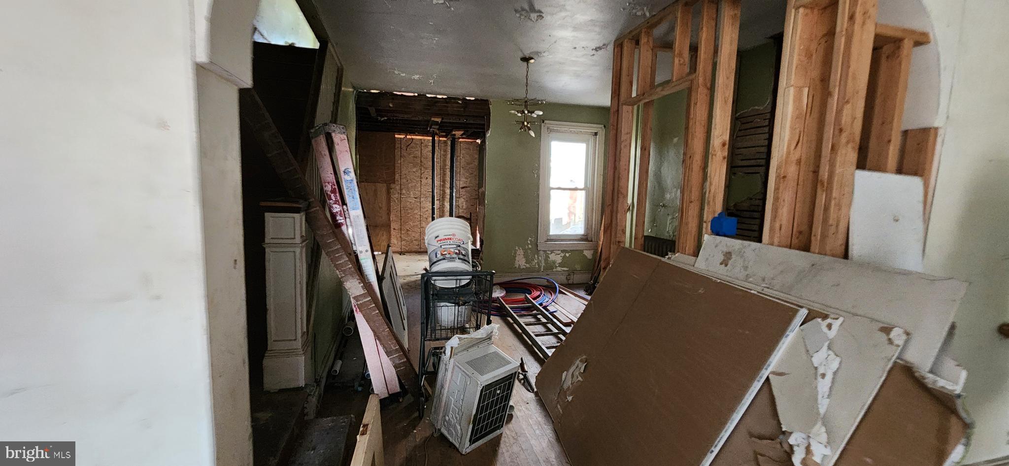 NORRISTOWN - Residential