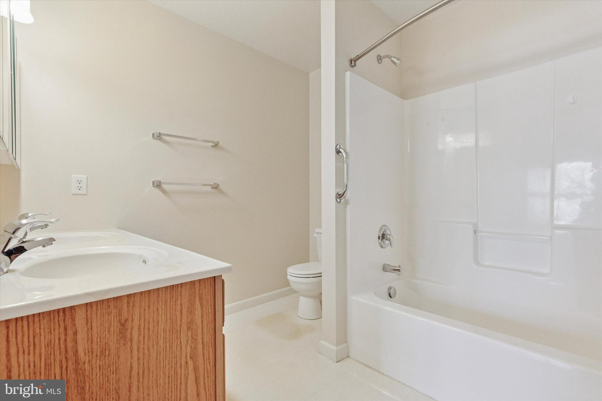 MANATAWNY VILLAGE - Residential Lease