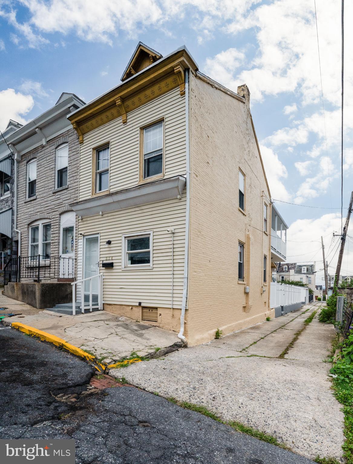 514 WUNDER STREET