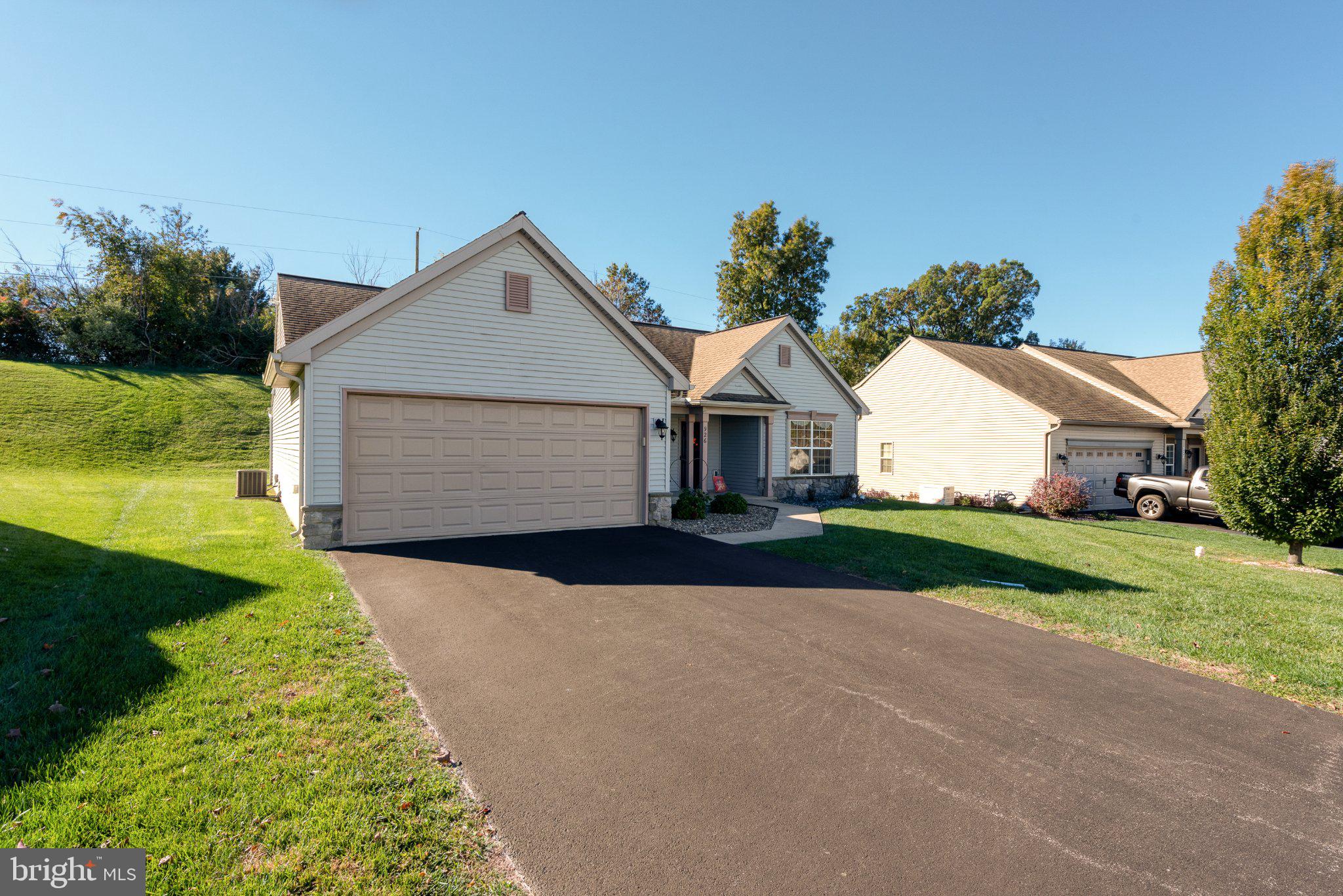 926 SWEETBAY LANE