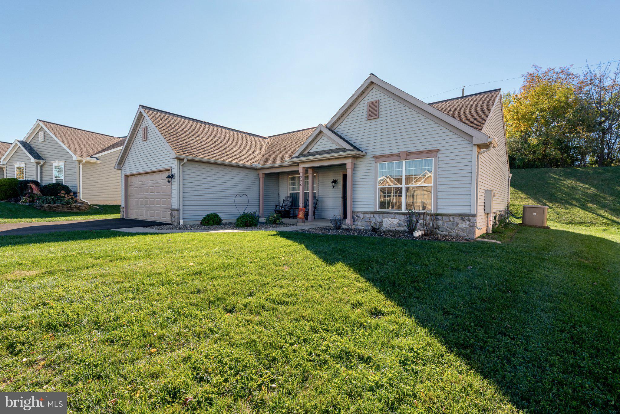 926 SWEETBAY LANE