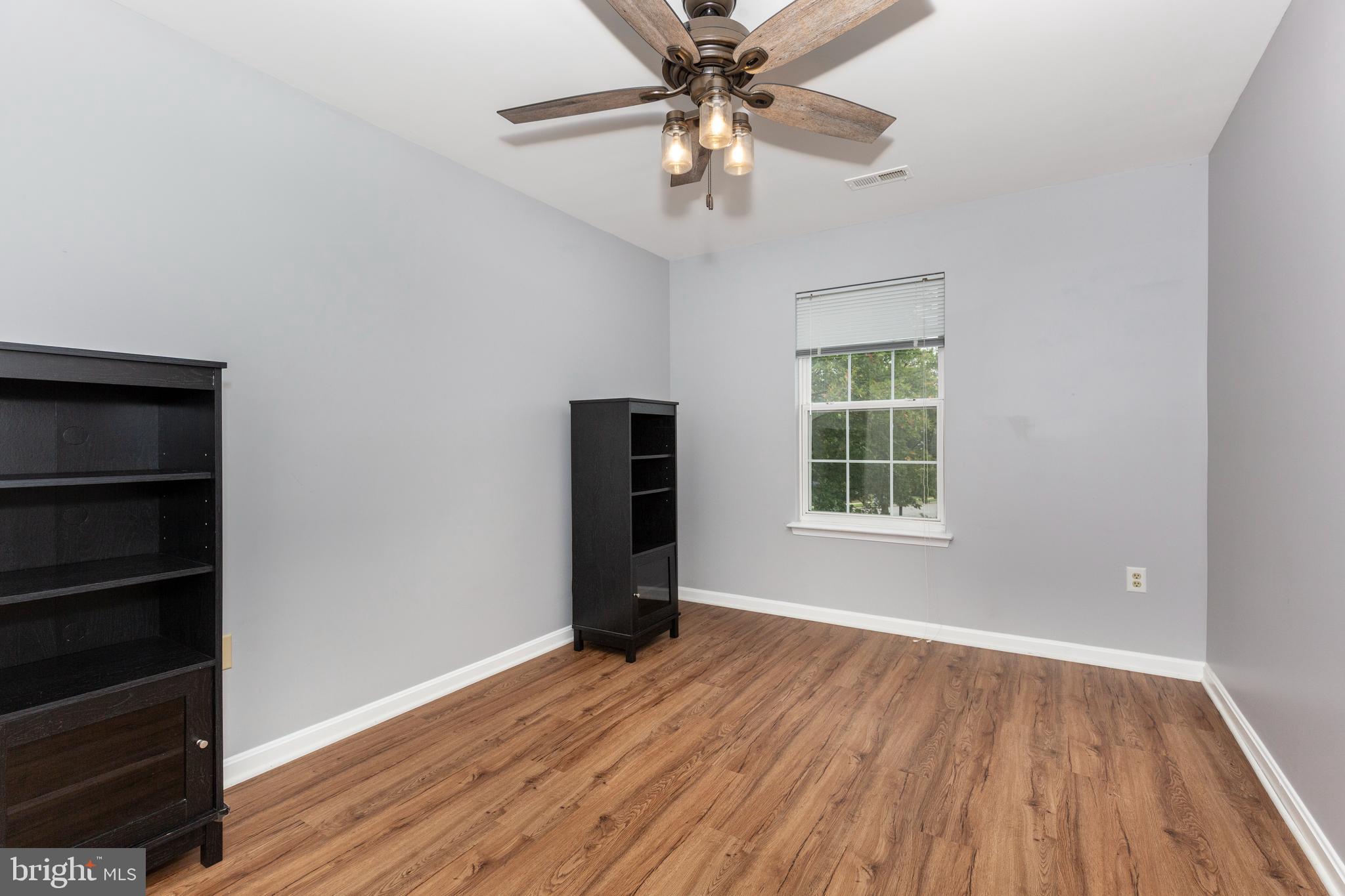 SEVEN OAKS - Residential