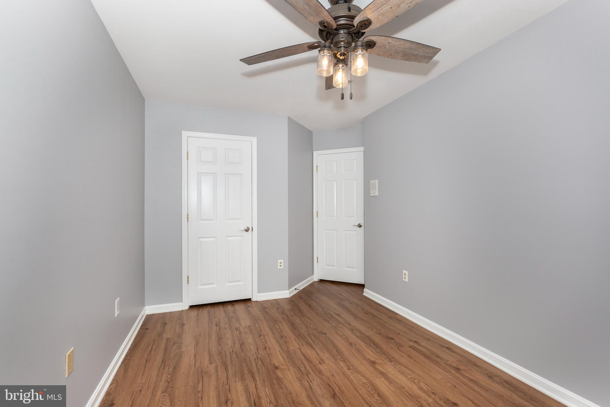 SEVEN OAKS - Residential