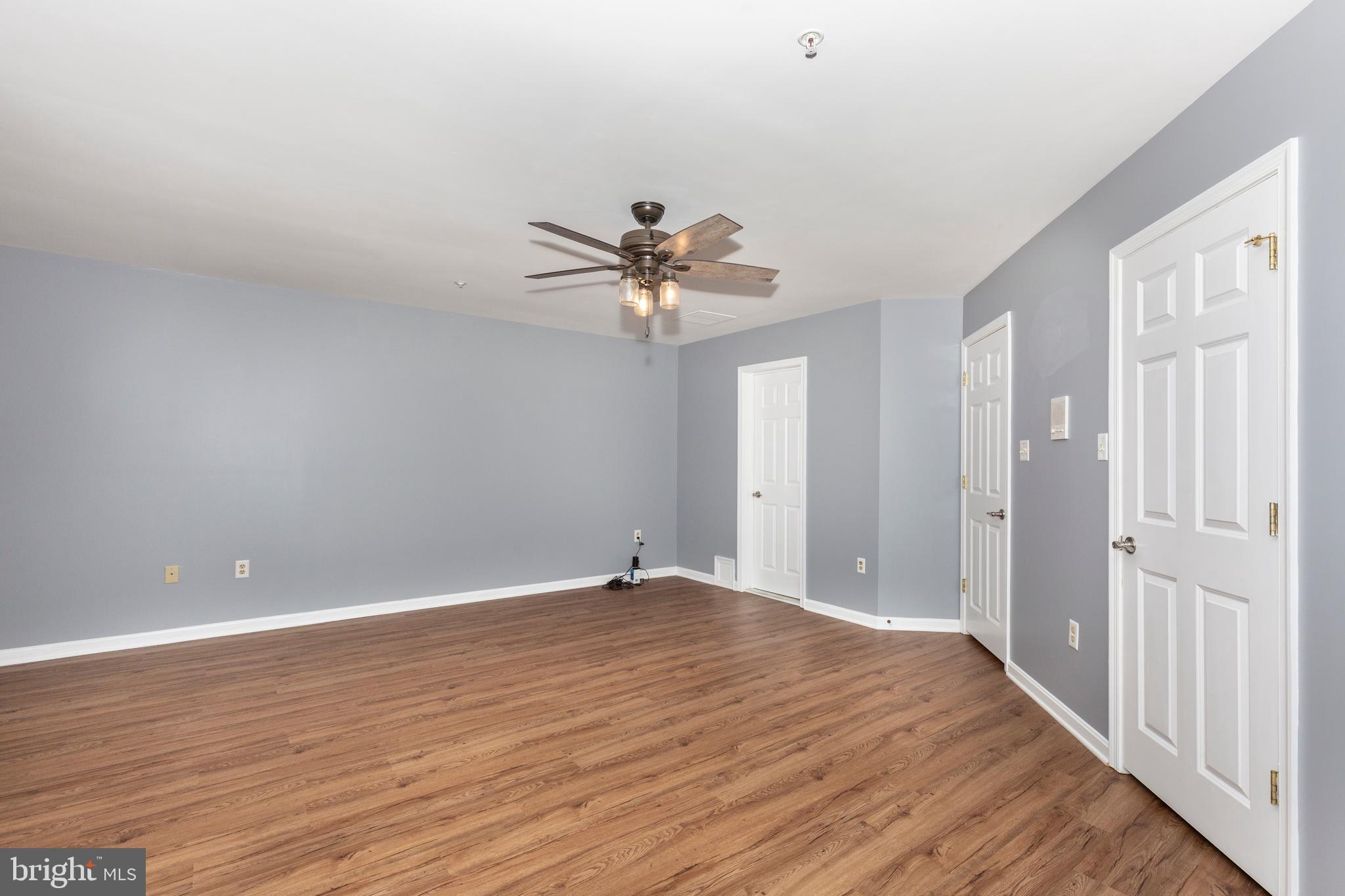 SEVEN OAKS - Residential