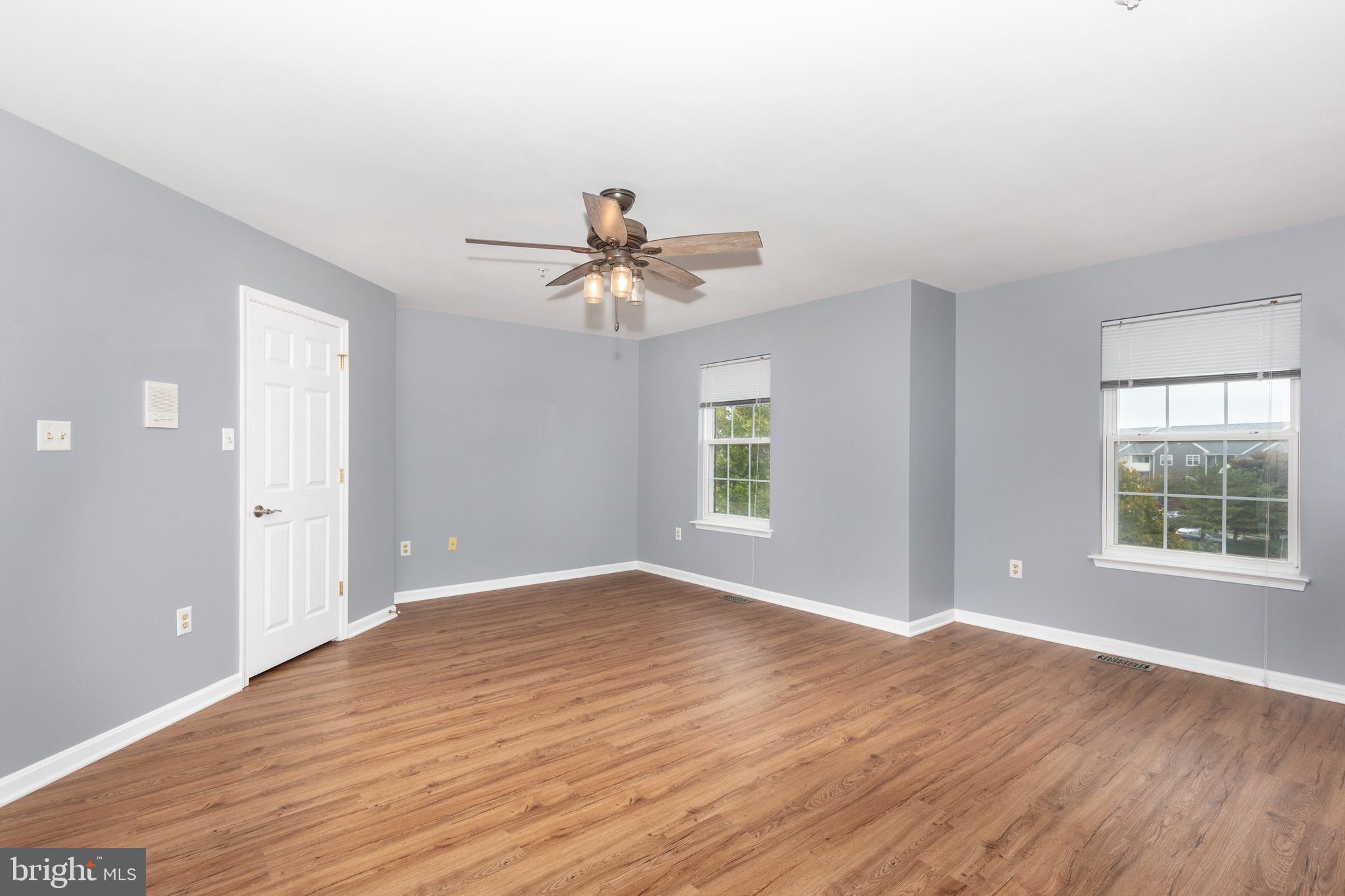 SEVEN OAKS - Residential