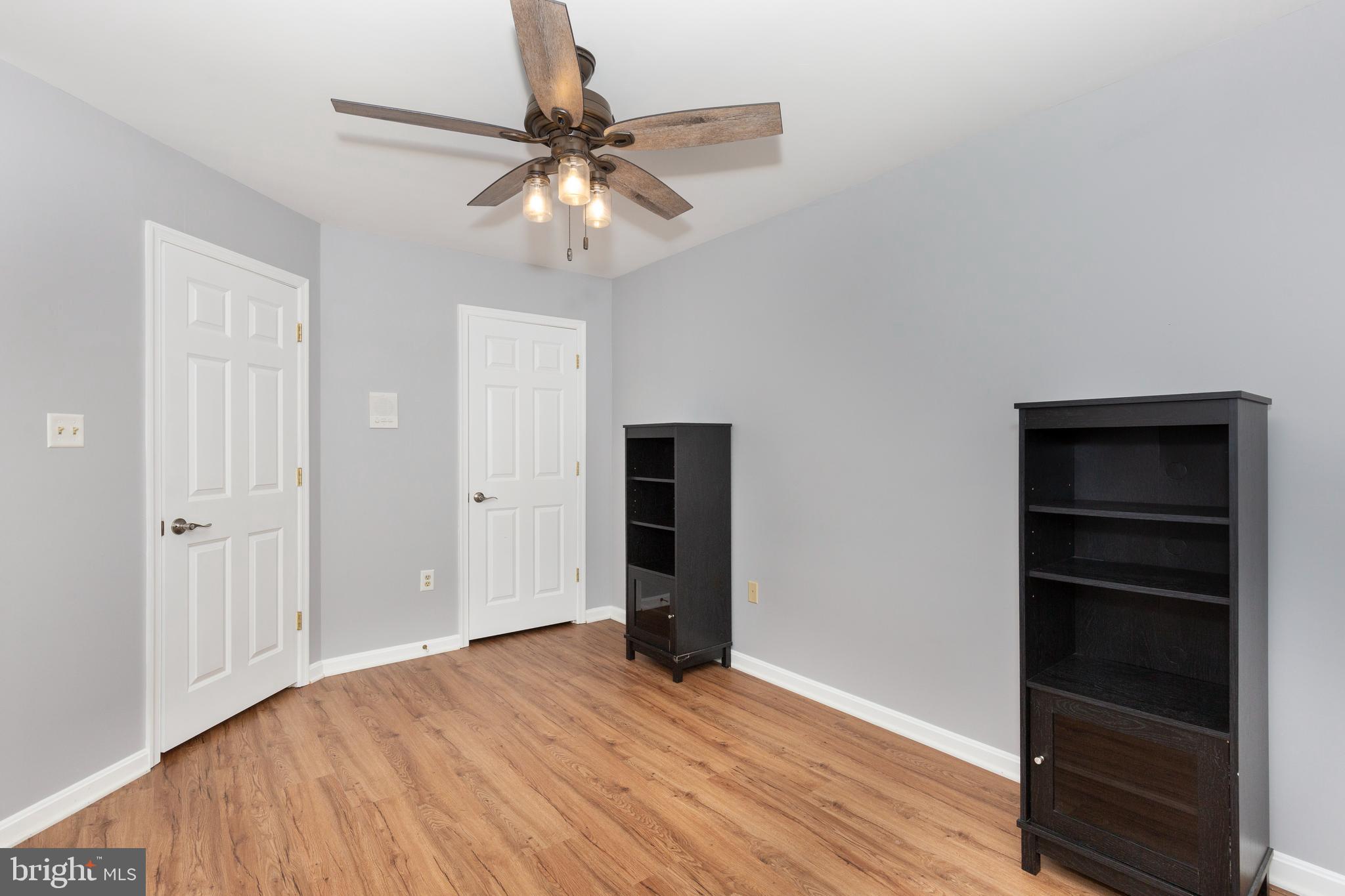 SEVEN OAKS - Residential