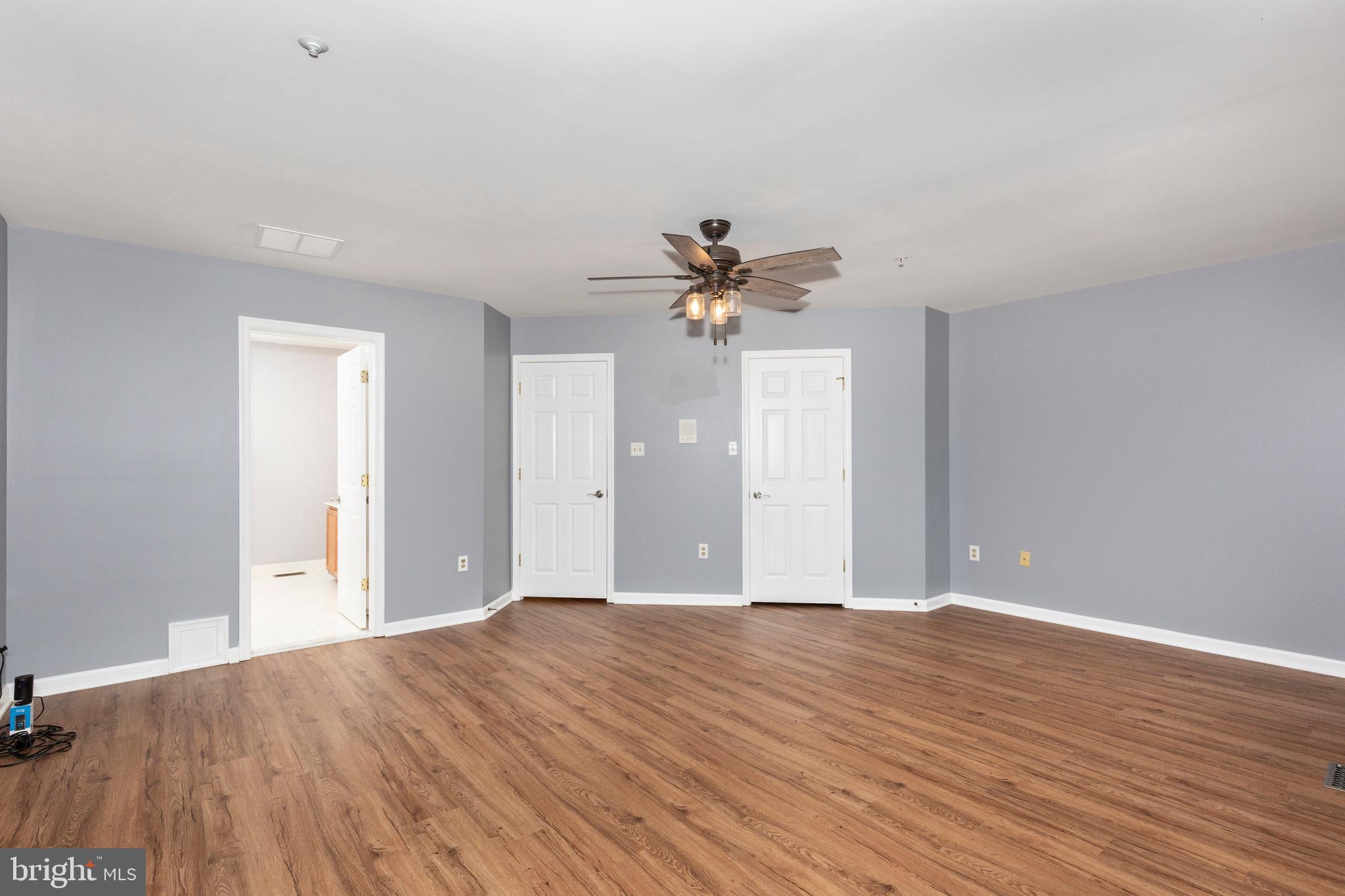 SEVEN OAKS - Residential