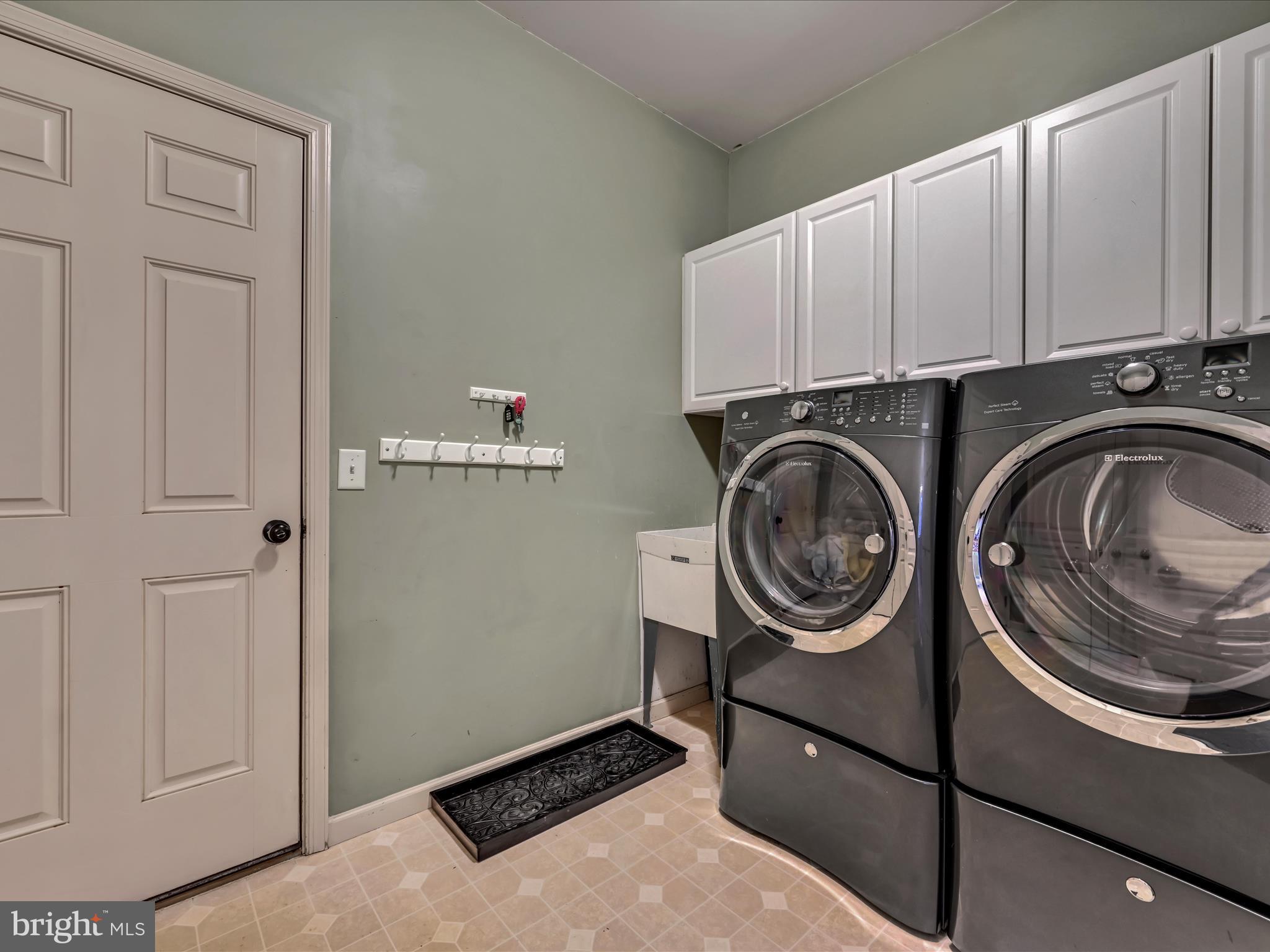 OLDE STONE WAY - Residential