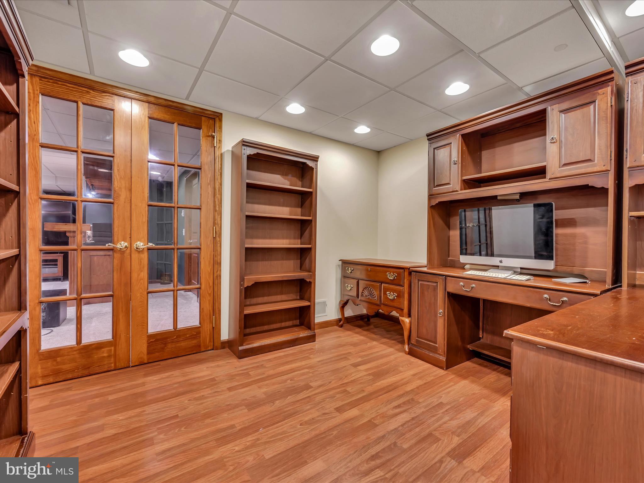 OLDE STONE WAY - Residential