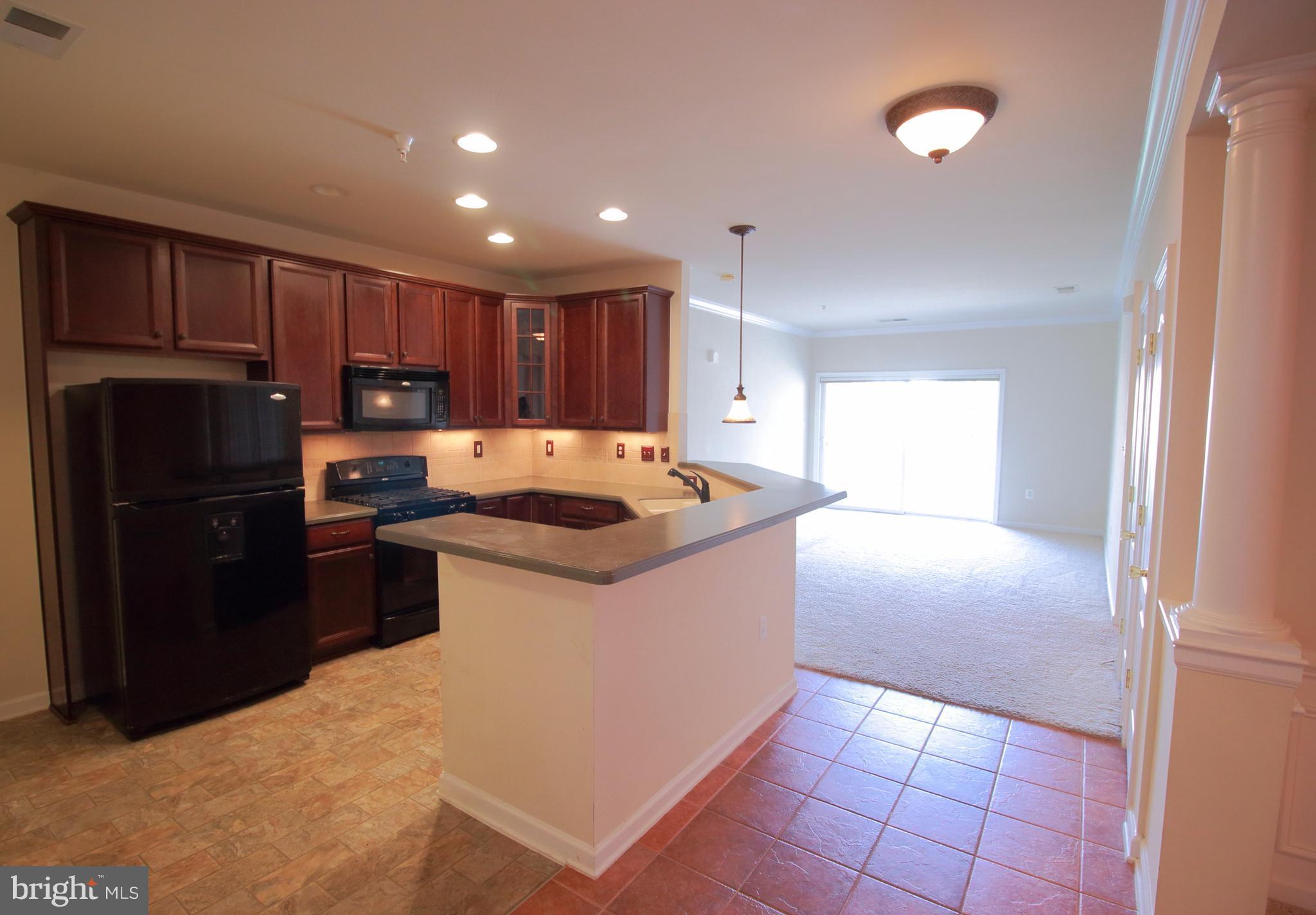 THE RESERVE CONDOMINIUMS - Residential Lease