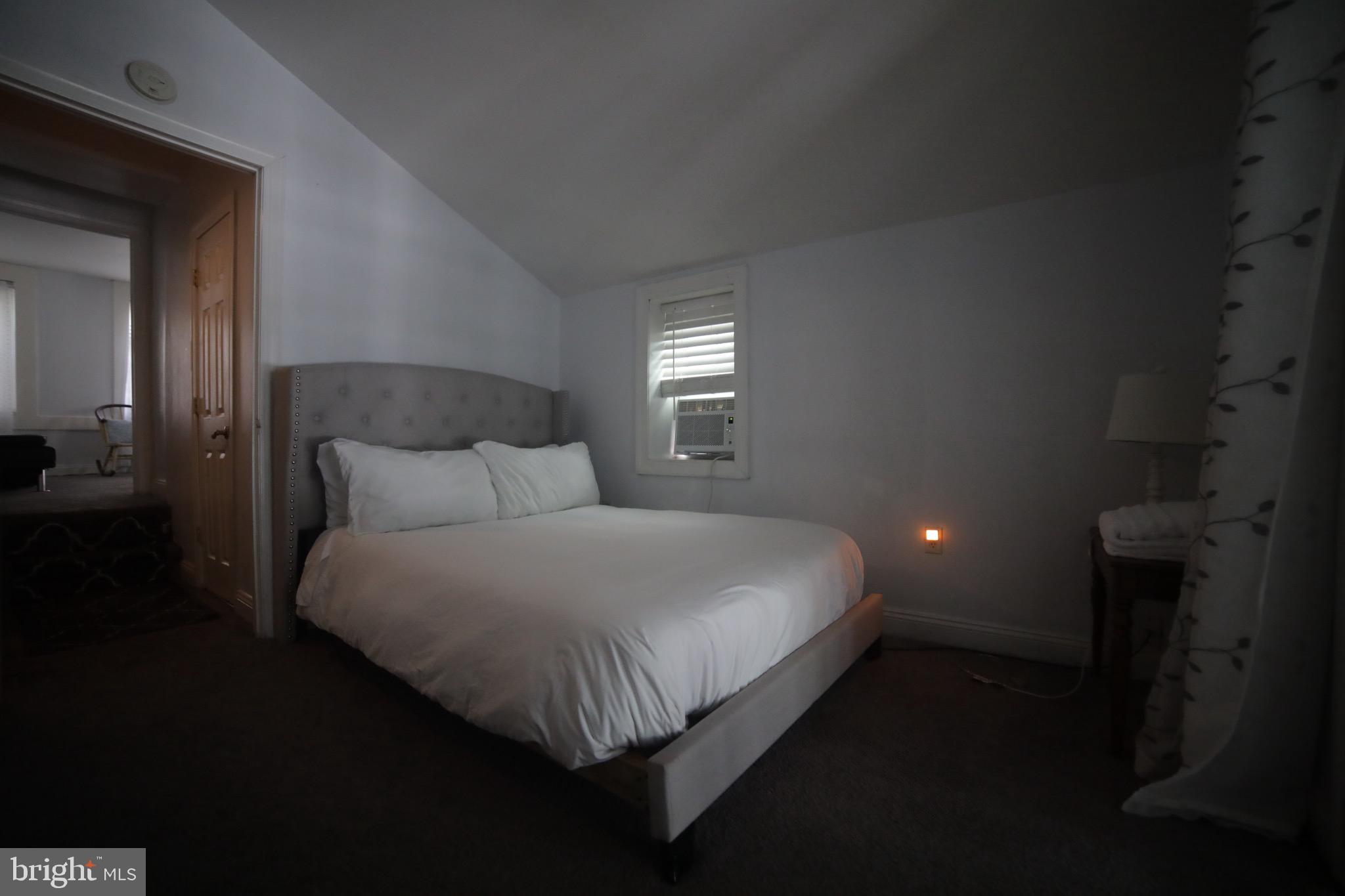 POPLAR - Residential Lease