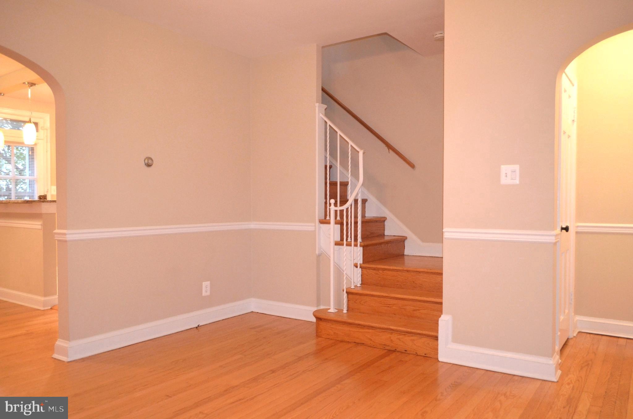 206 S COURTHOUSE ROAD