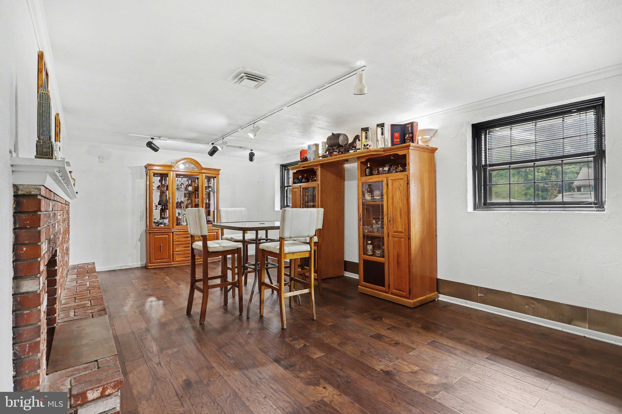 OAKWOOD PARK - Residential