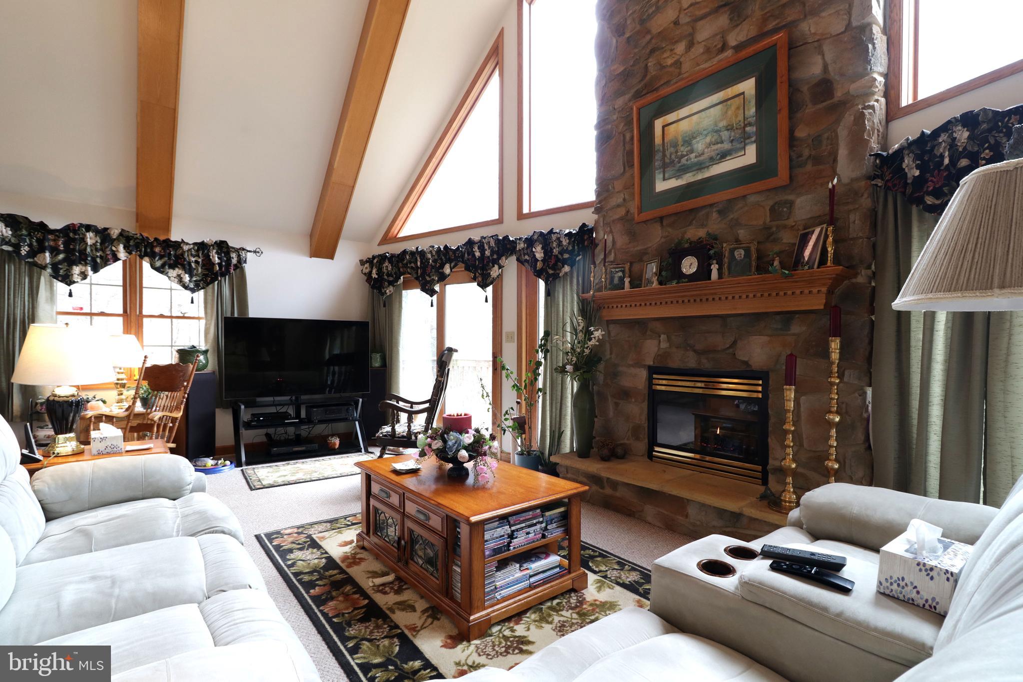 LAKELAND PINES - Residential