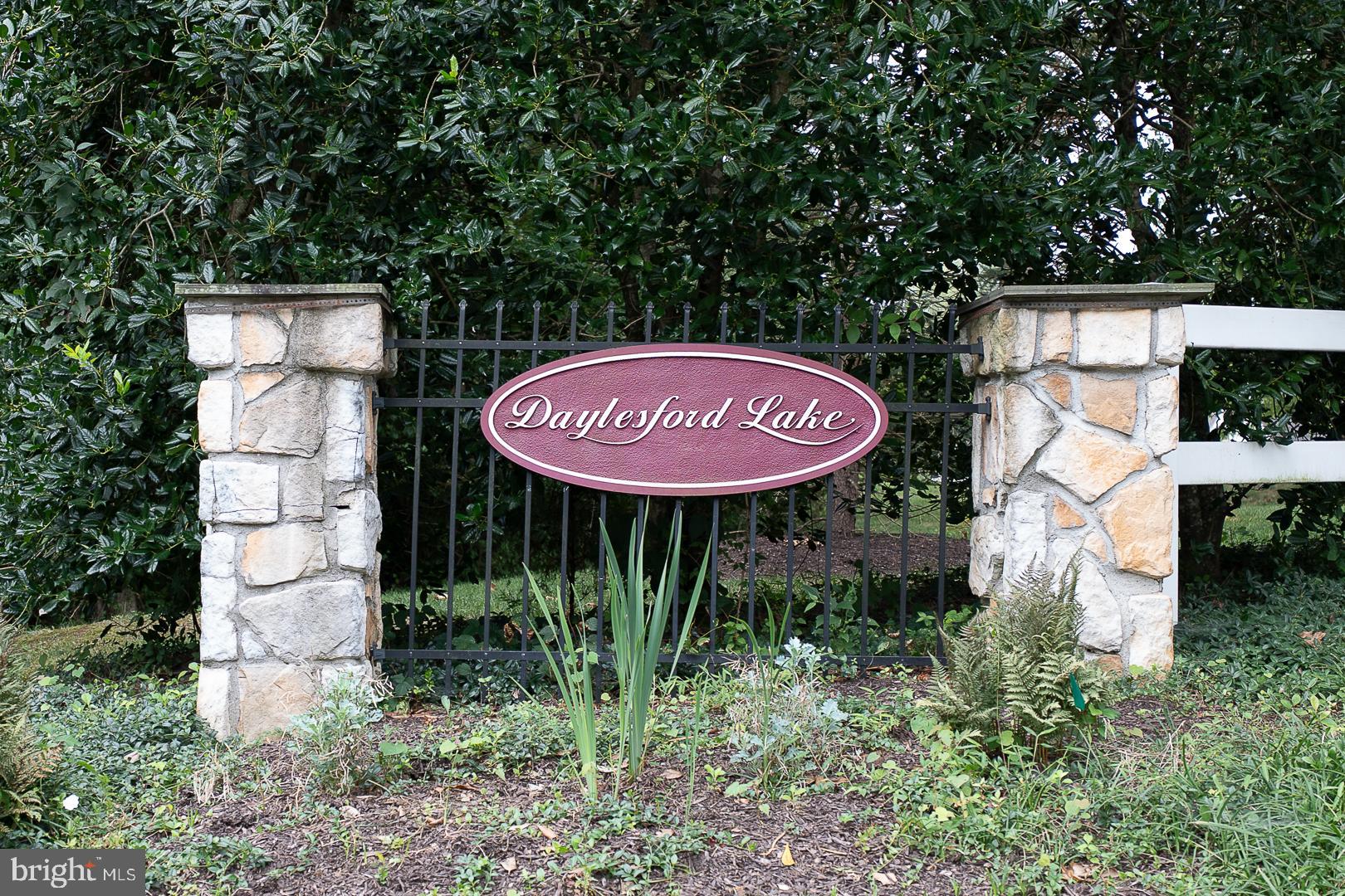 DAYLESFORD LAKE - Residential