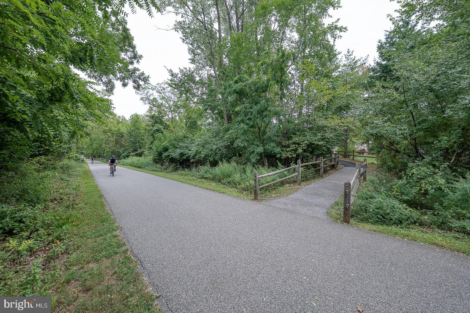 DAYLESFORD LAKE - Residential