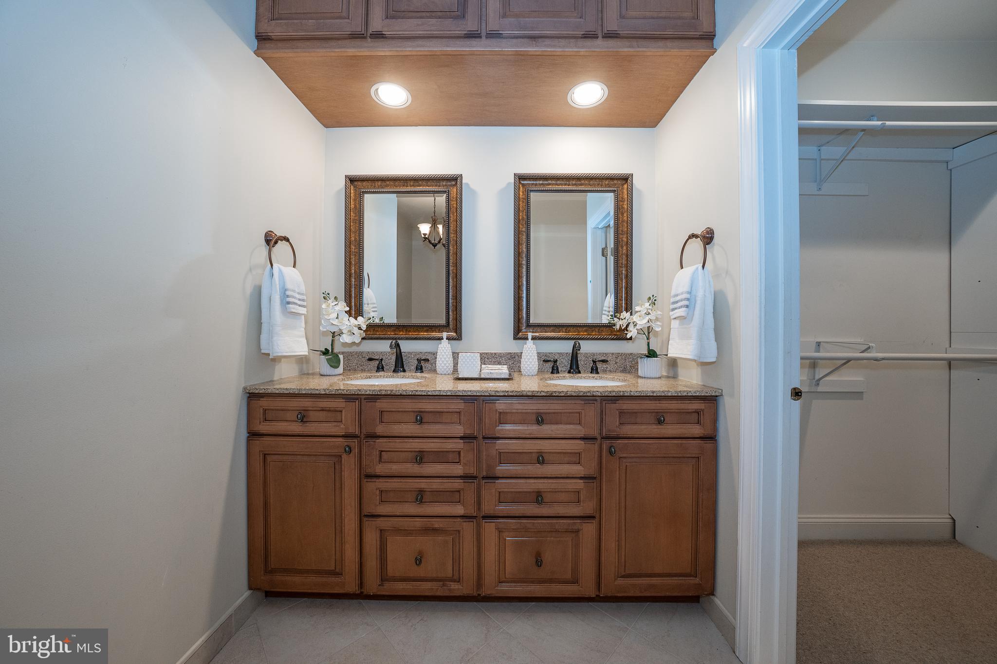 DAYLESFORD LAKE - Residential