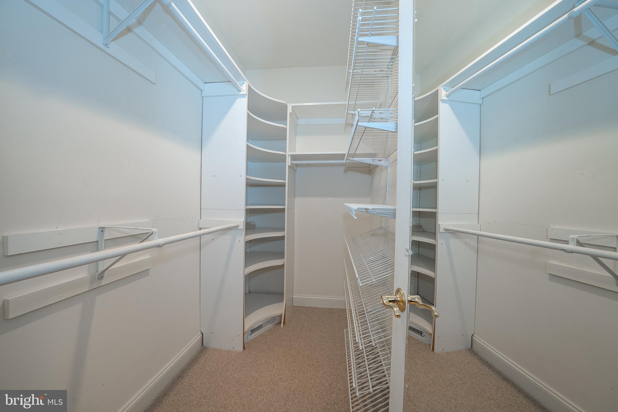 DAYLESFORD LAKE - Residential