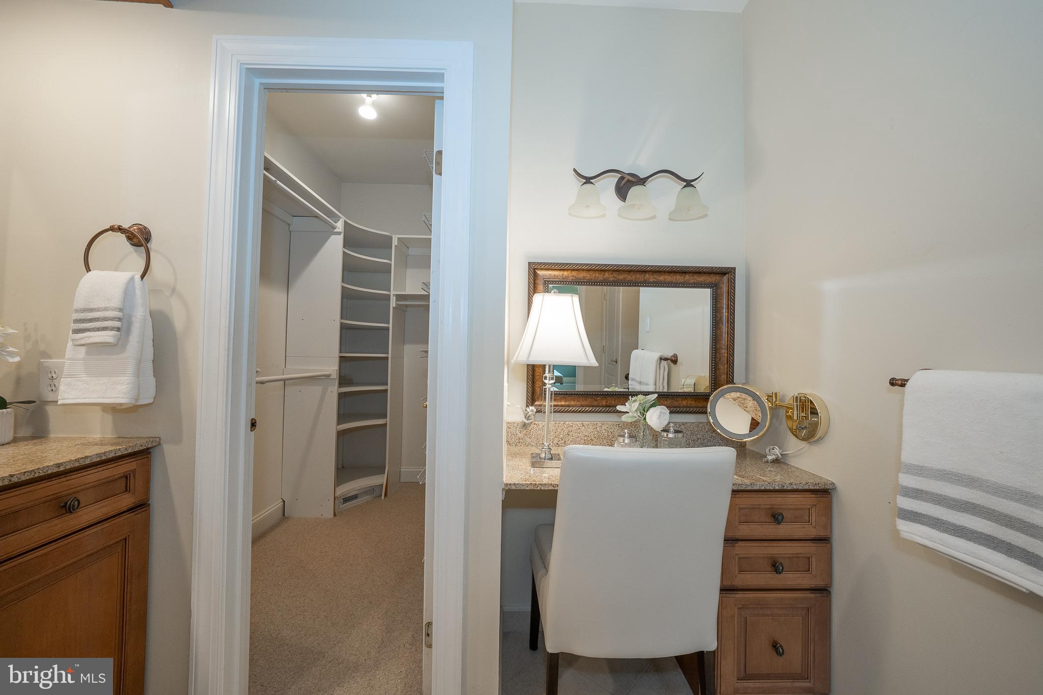 DAYLESFORD LAKE - Residential