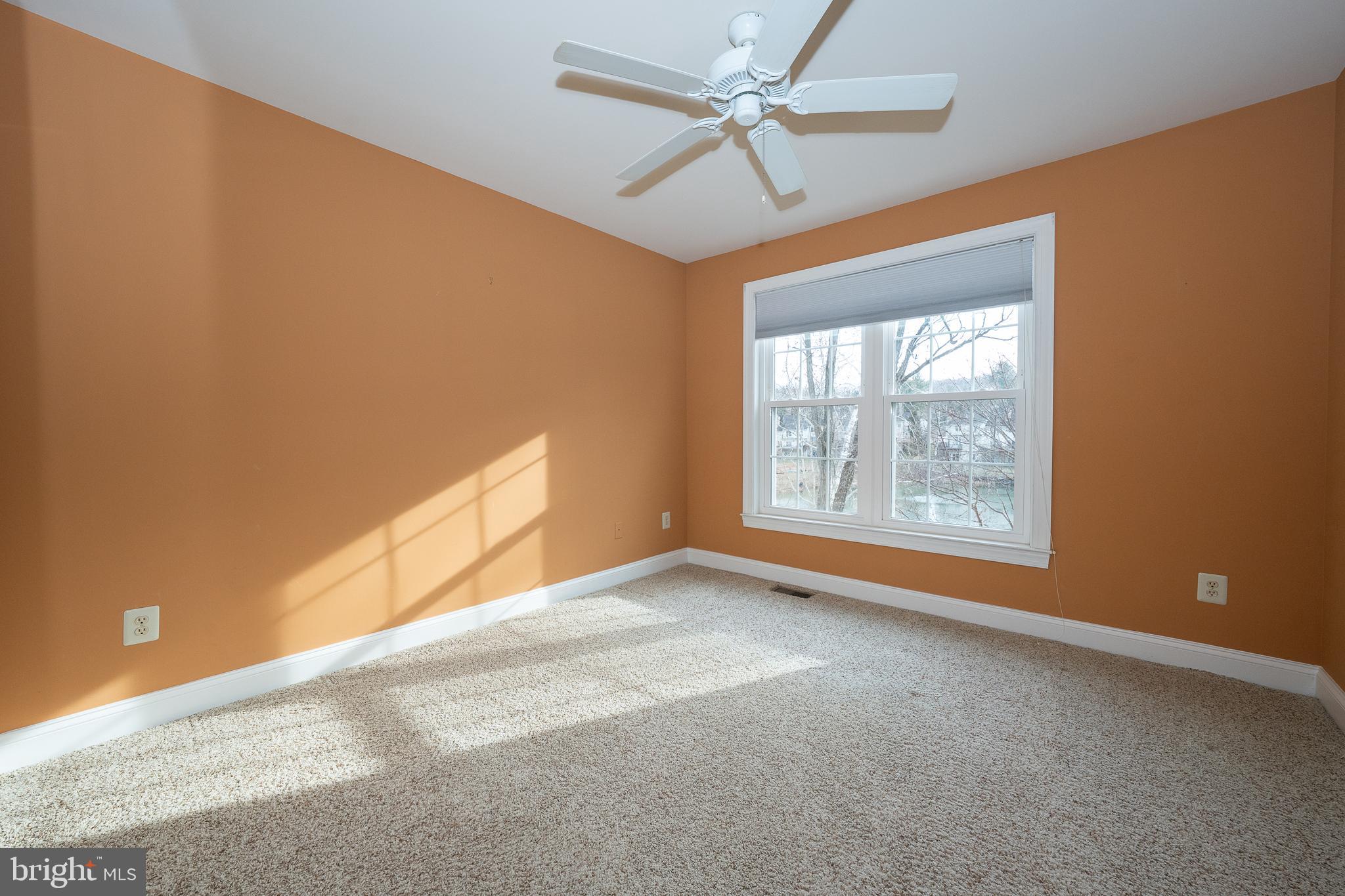 DAYLESFORD LAKE - Residential