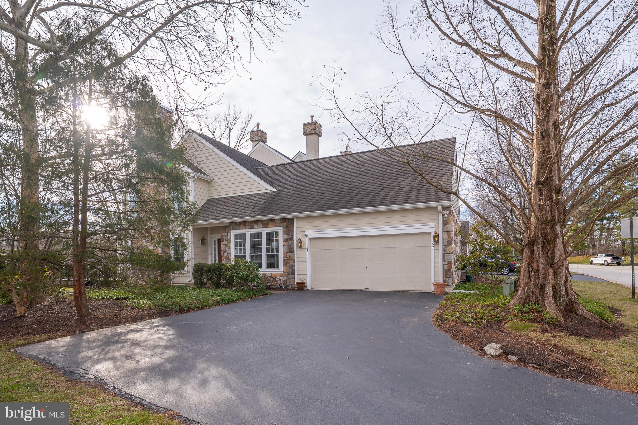 DAYLESFORD LAKE - Residential