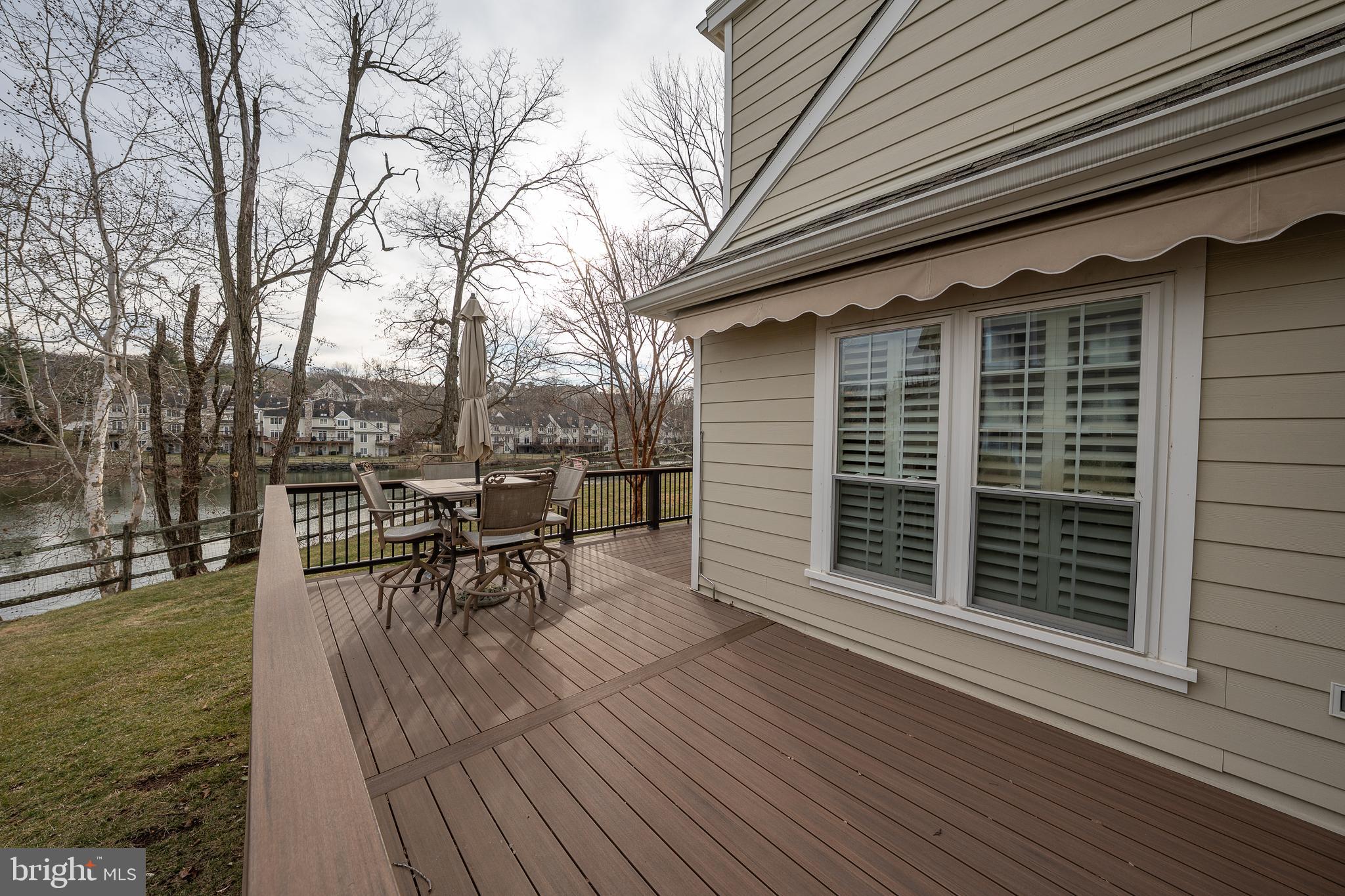 DAYLESFORD LAKE - Residential