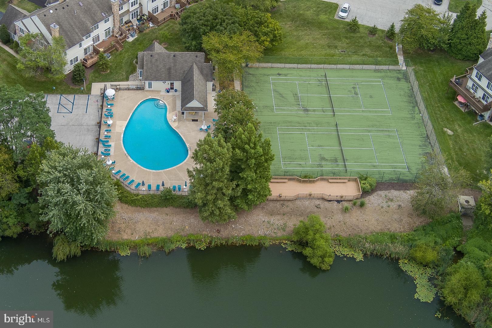 DAYLESFORD LAKE - Residential