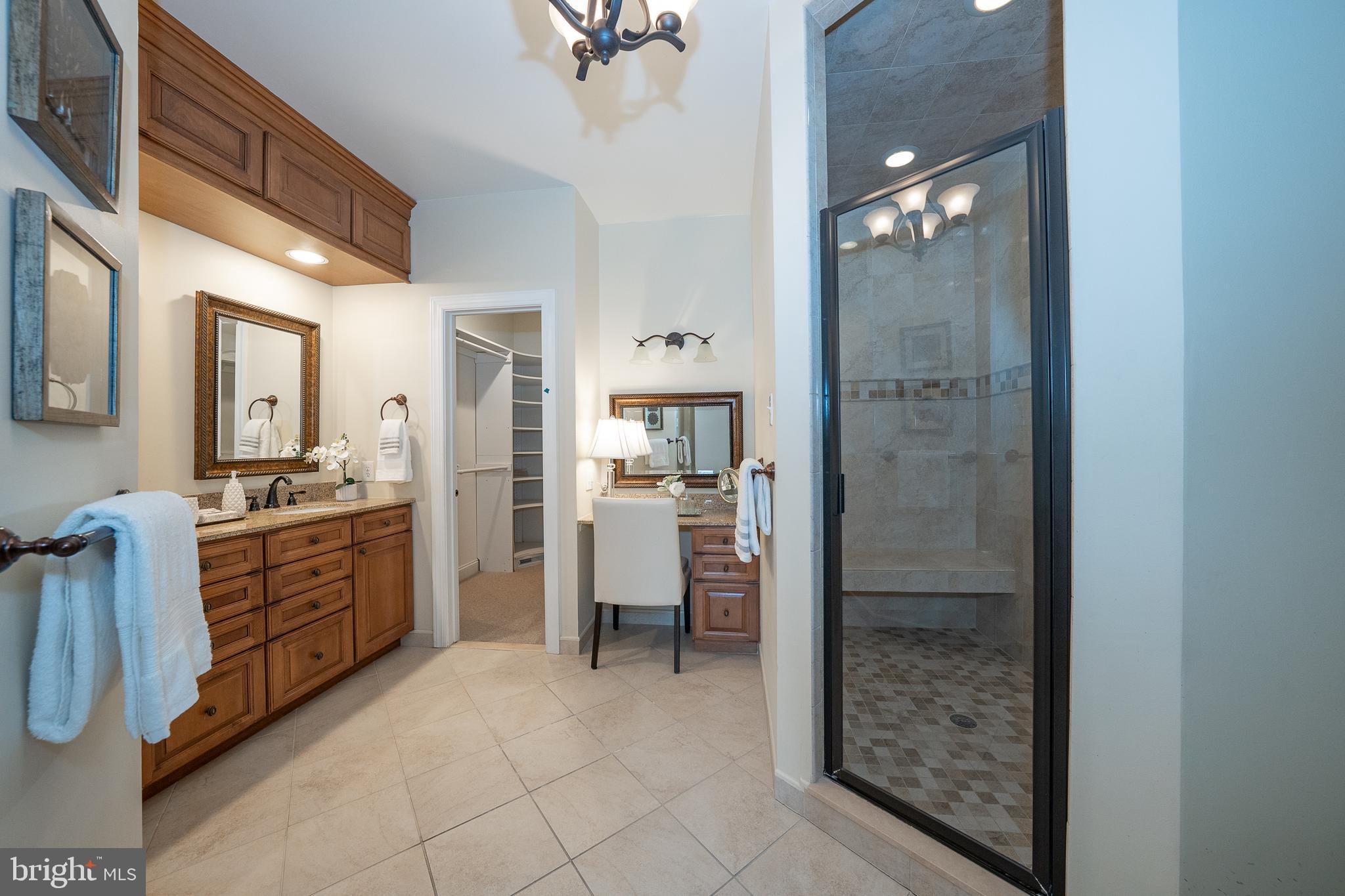 DAYLESFORD LAKE - Residential