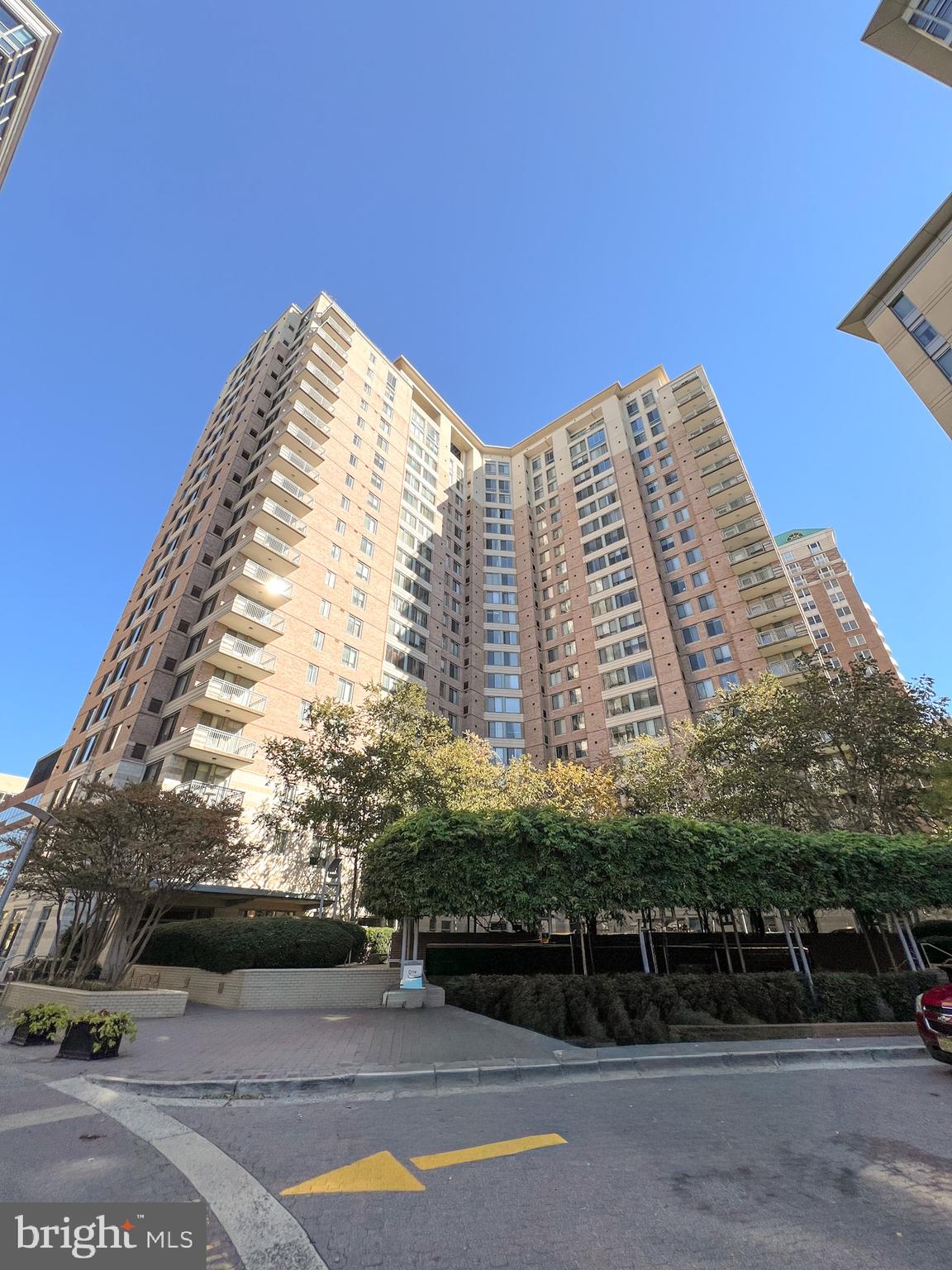 851 N GLEBE ROAD 604