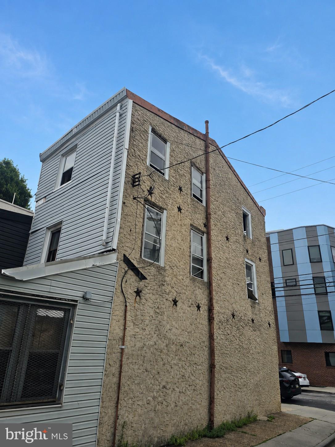177 W THOMPSON STREET