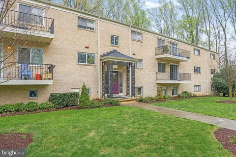 10613 Montrose Avenue Unit 102, Bethesda, MD MLS: MDMC2176438