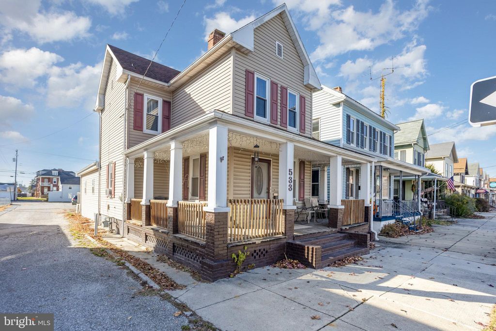 Photo of 533 Baltimore Street, HANOVER, PA 17331 (MLS # PAYK2094164)