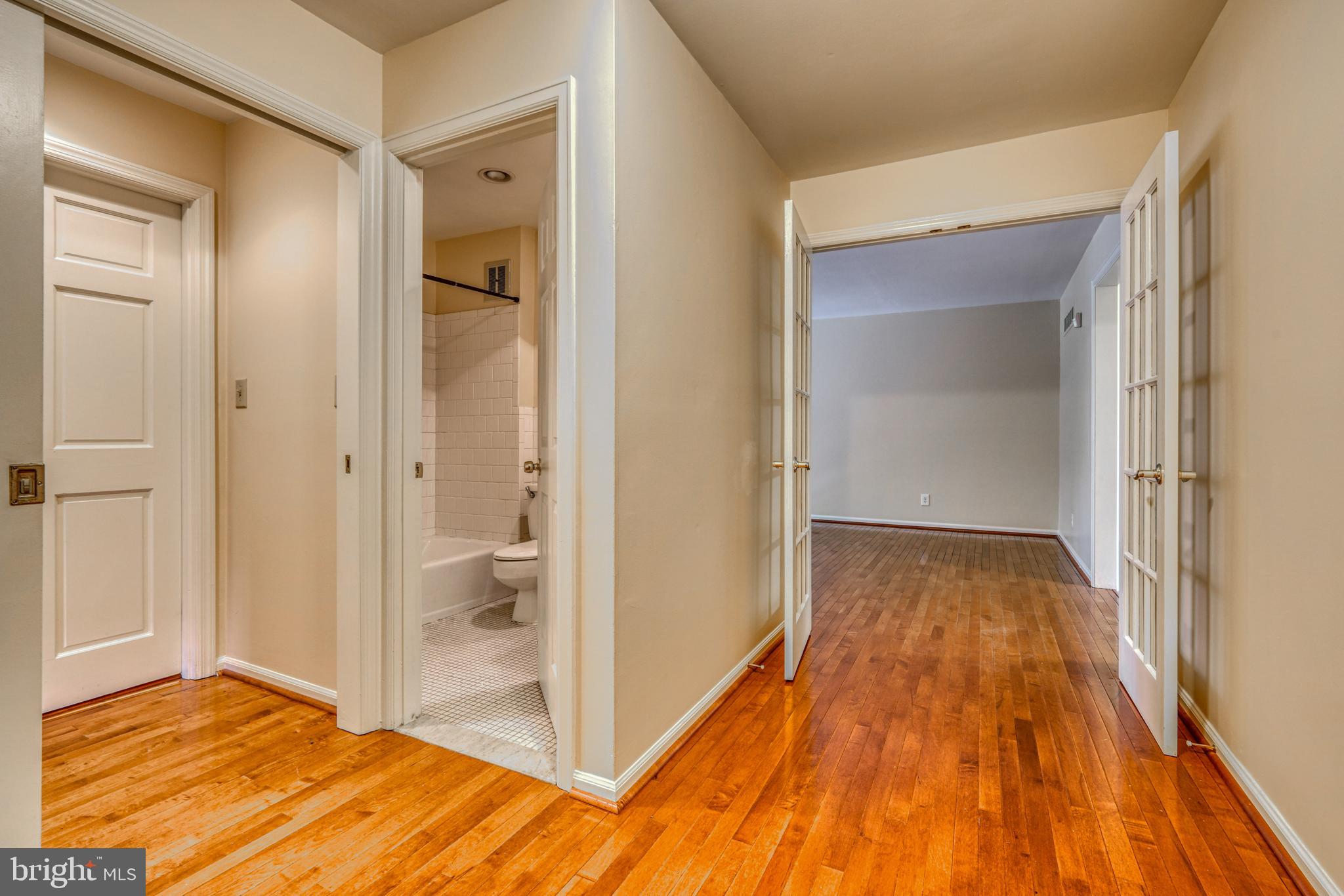 HAMPTON GARDENS - Residential