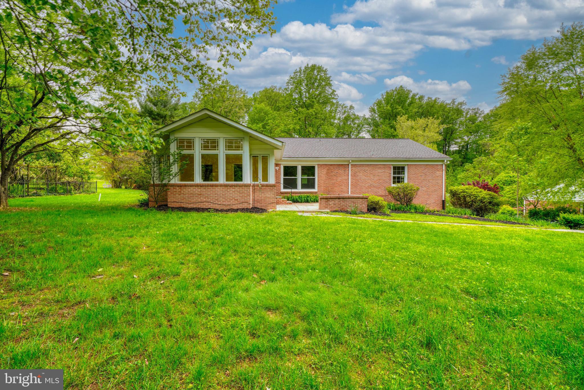 HAMPTON GARDENS - Residential