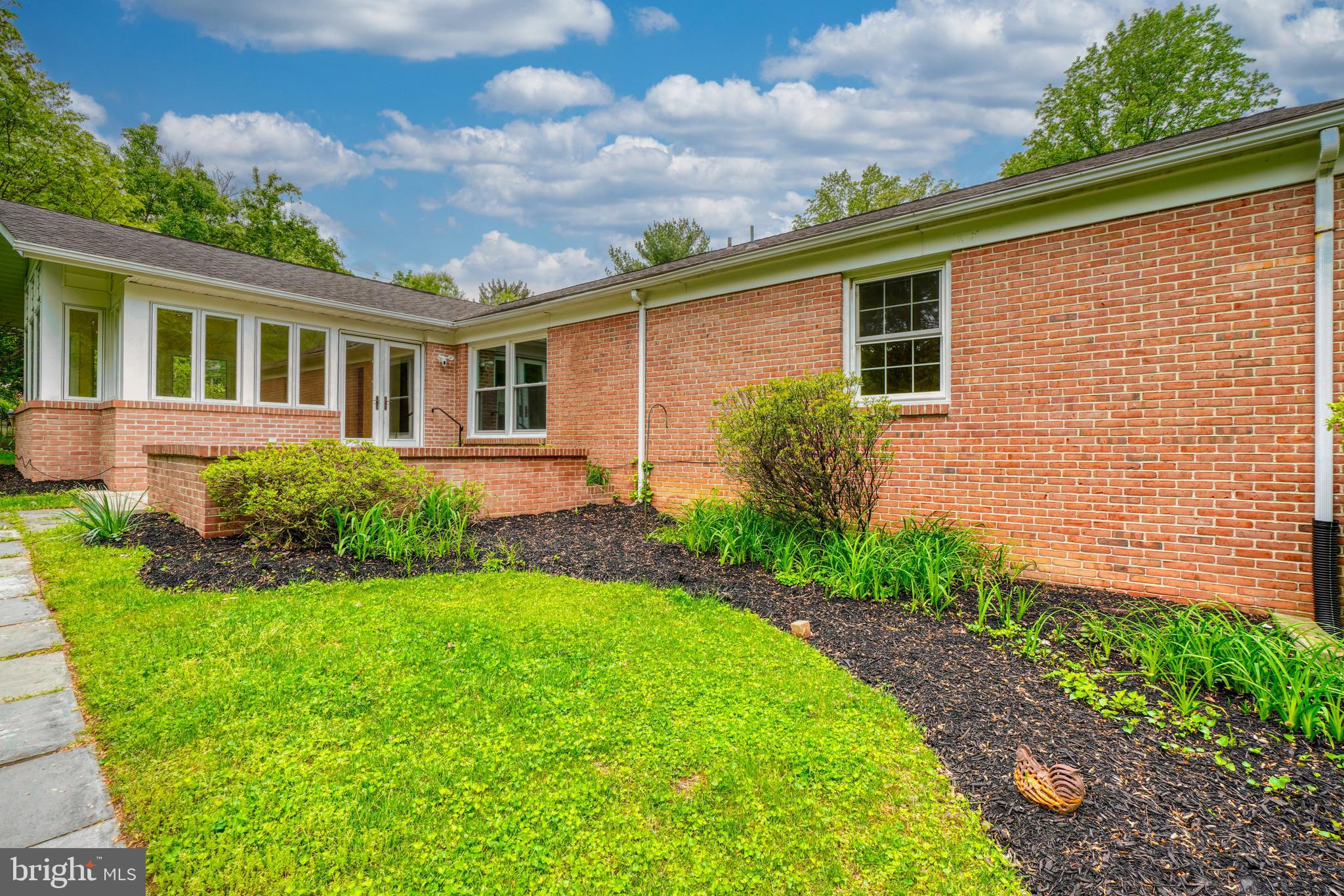 HAMPTON GARDENS - Residential