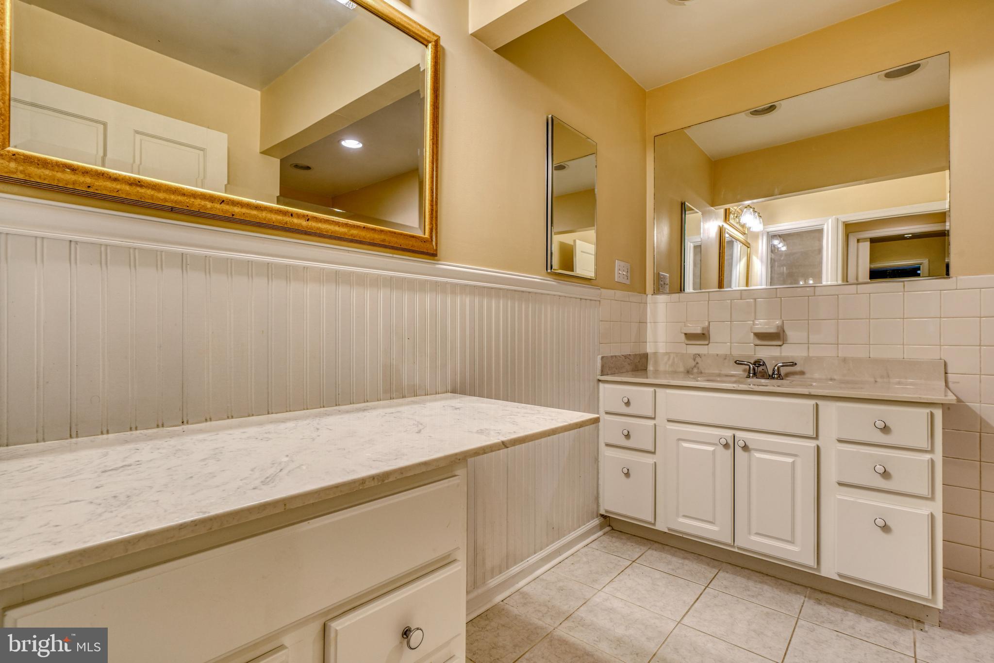 HAMPTON GARDENS - Residential