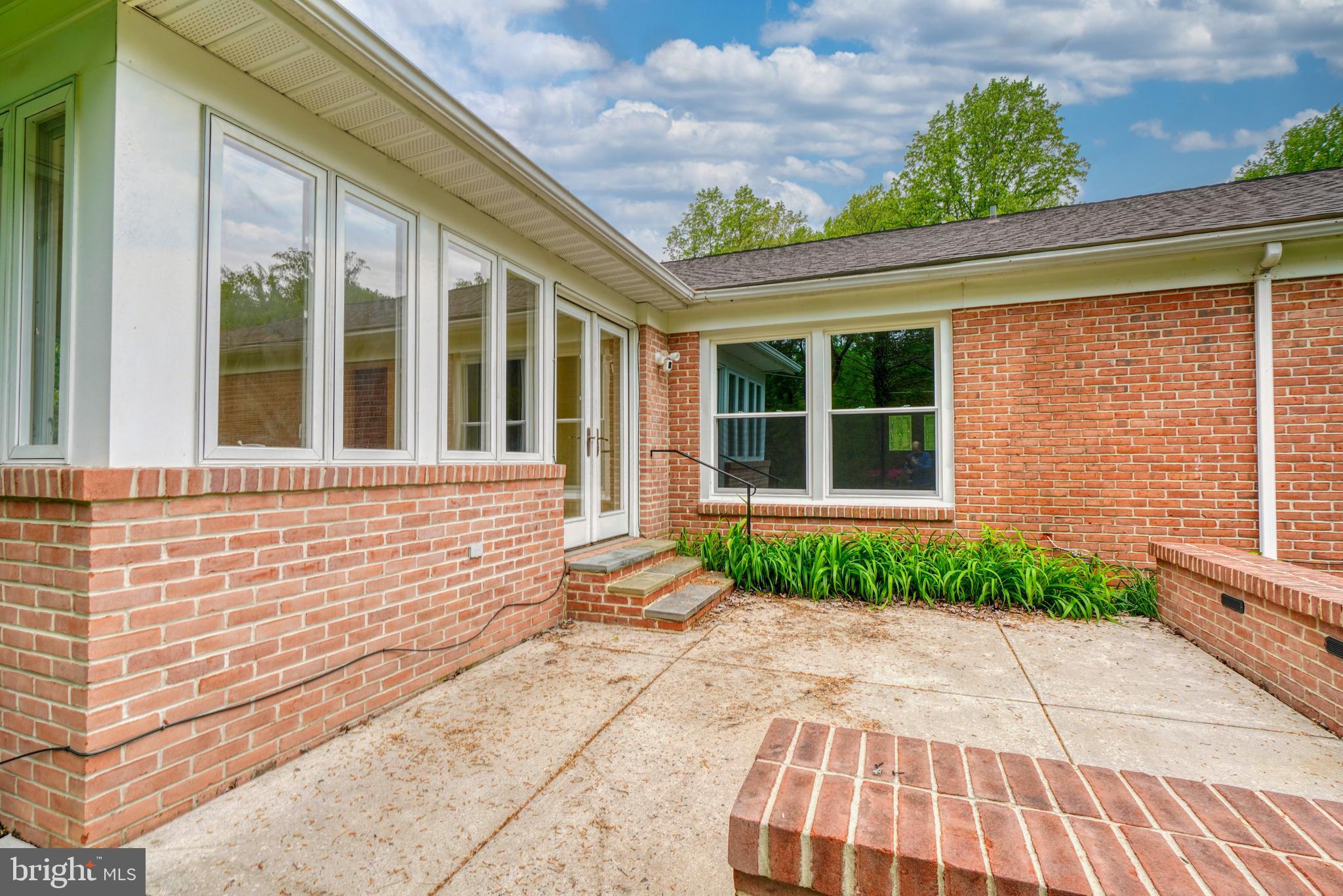 HAMPTON GARDENS - Residential