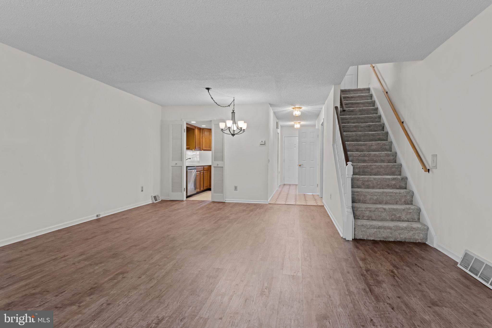 WESTON VILLAGE - Residential