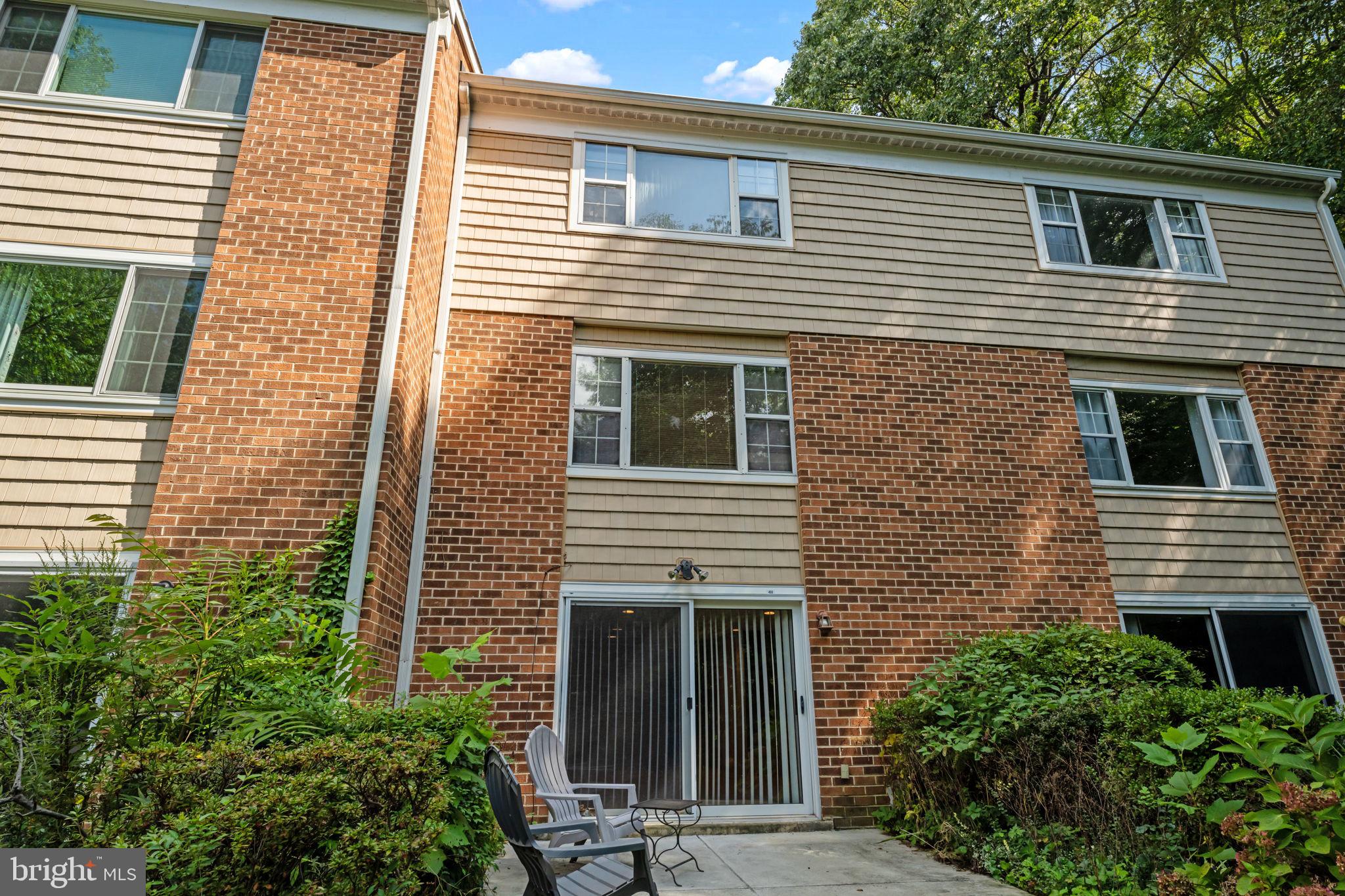 WESTON VILLAGE - Residential