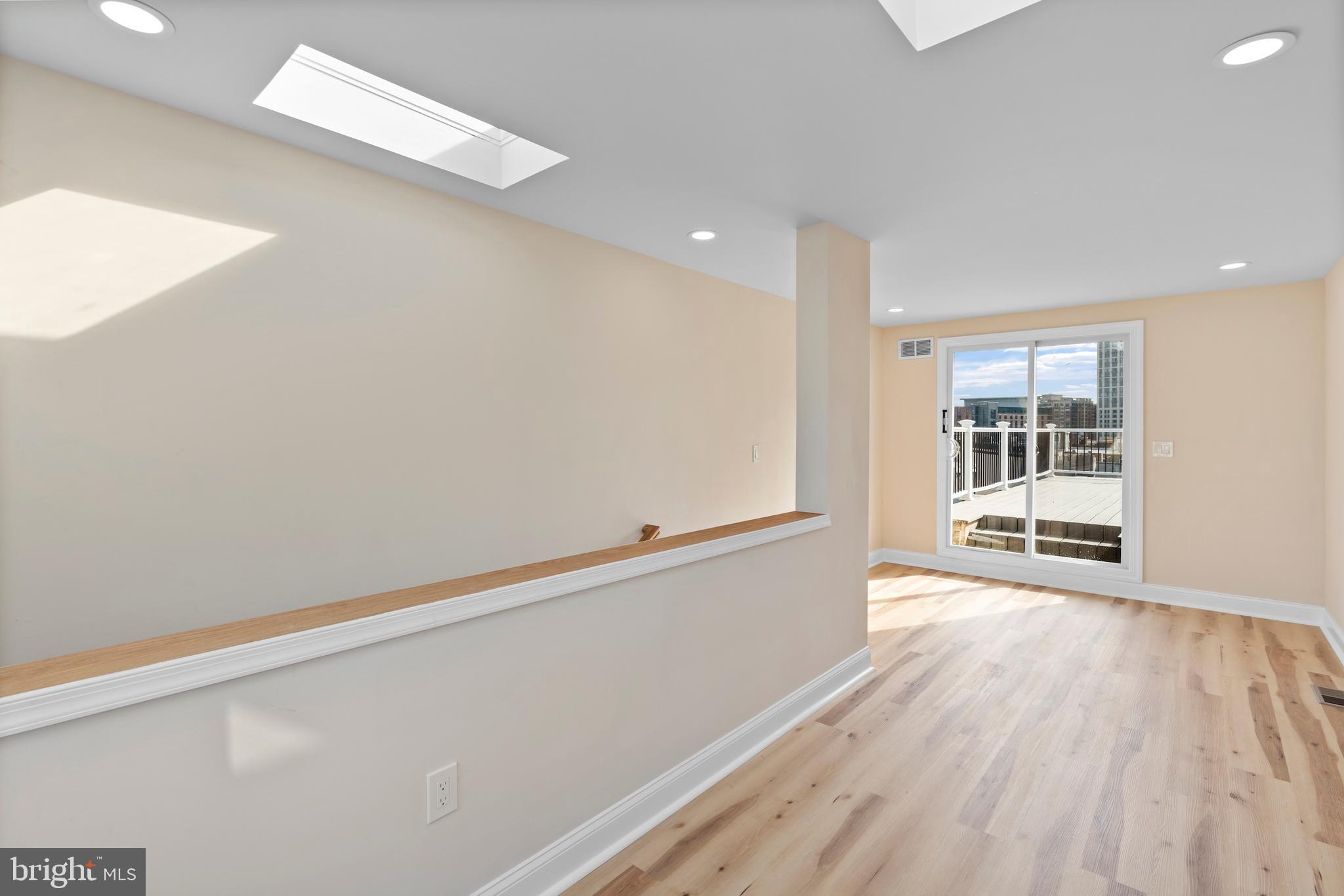 LITTLE ITALY - Residential