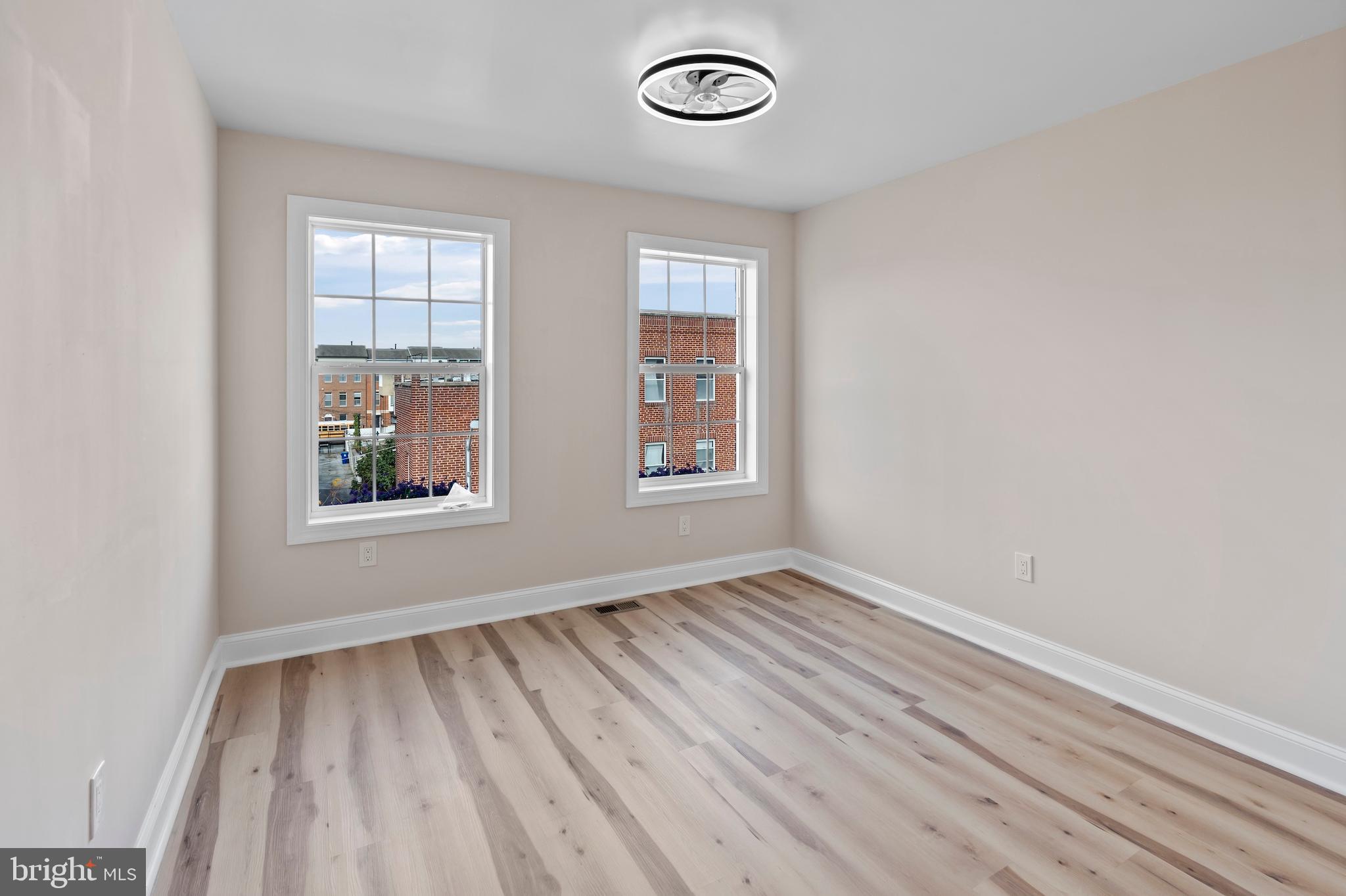 LITTLE ITALY - Residential