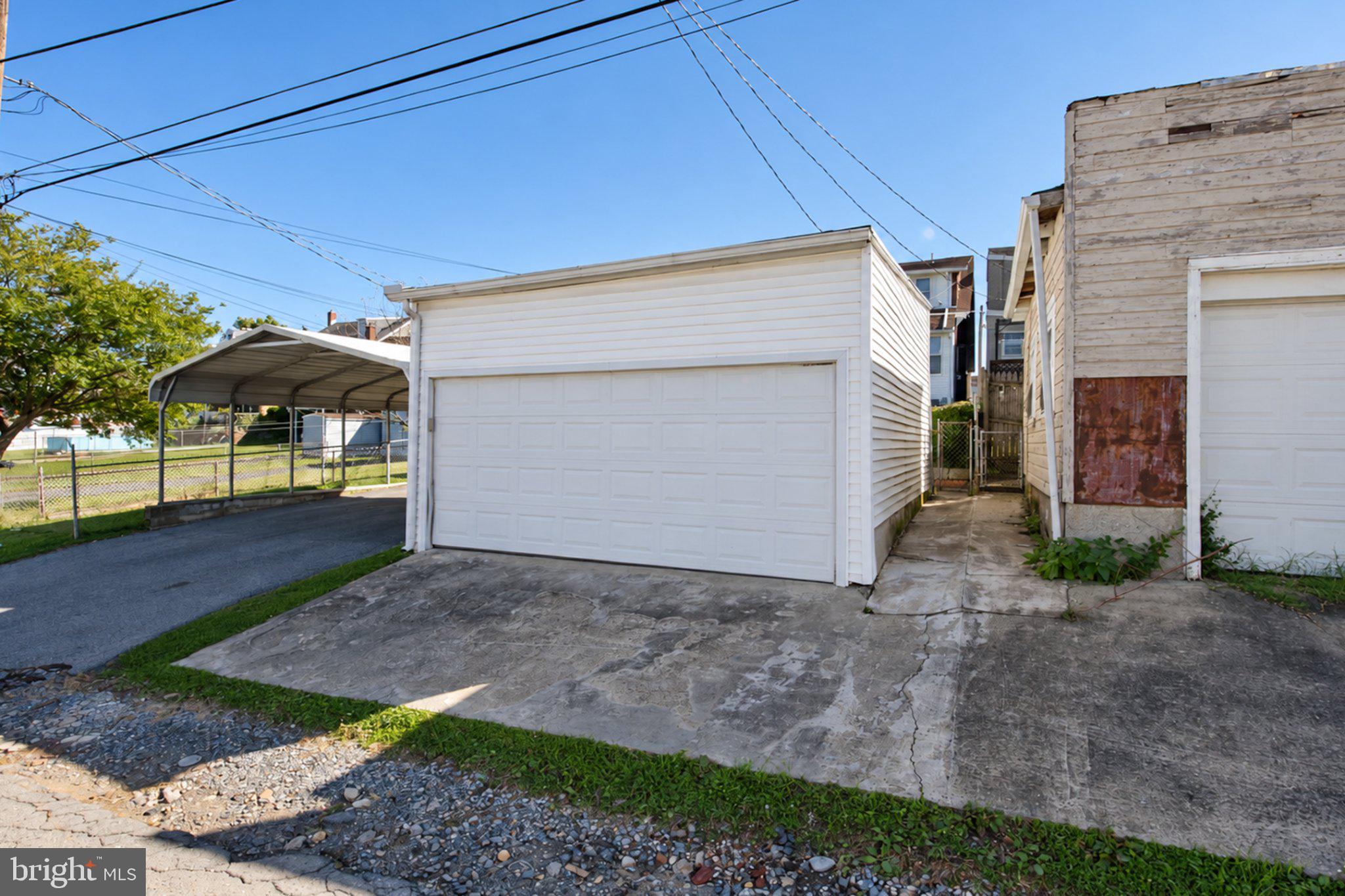 523 FERN AVENUE