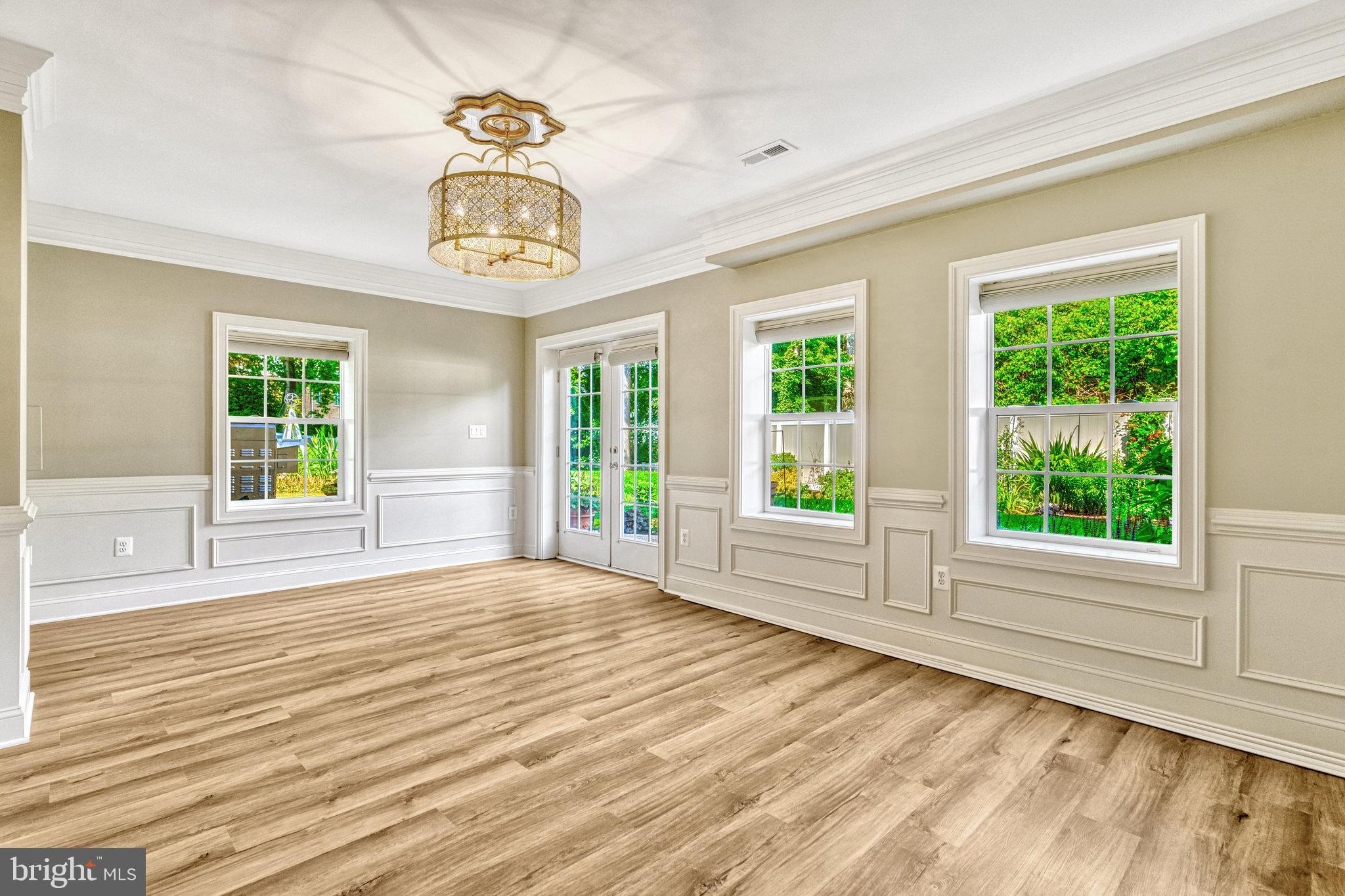 LANGLEY FOREST - Residential