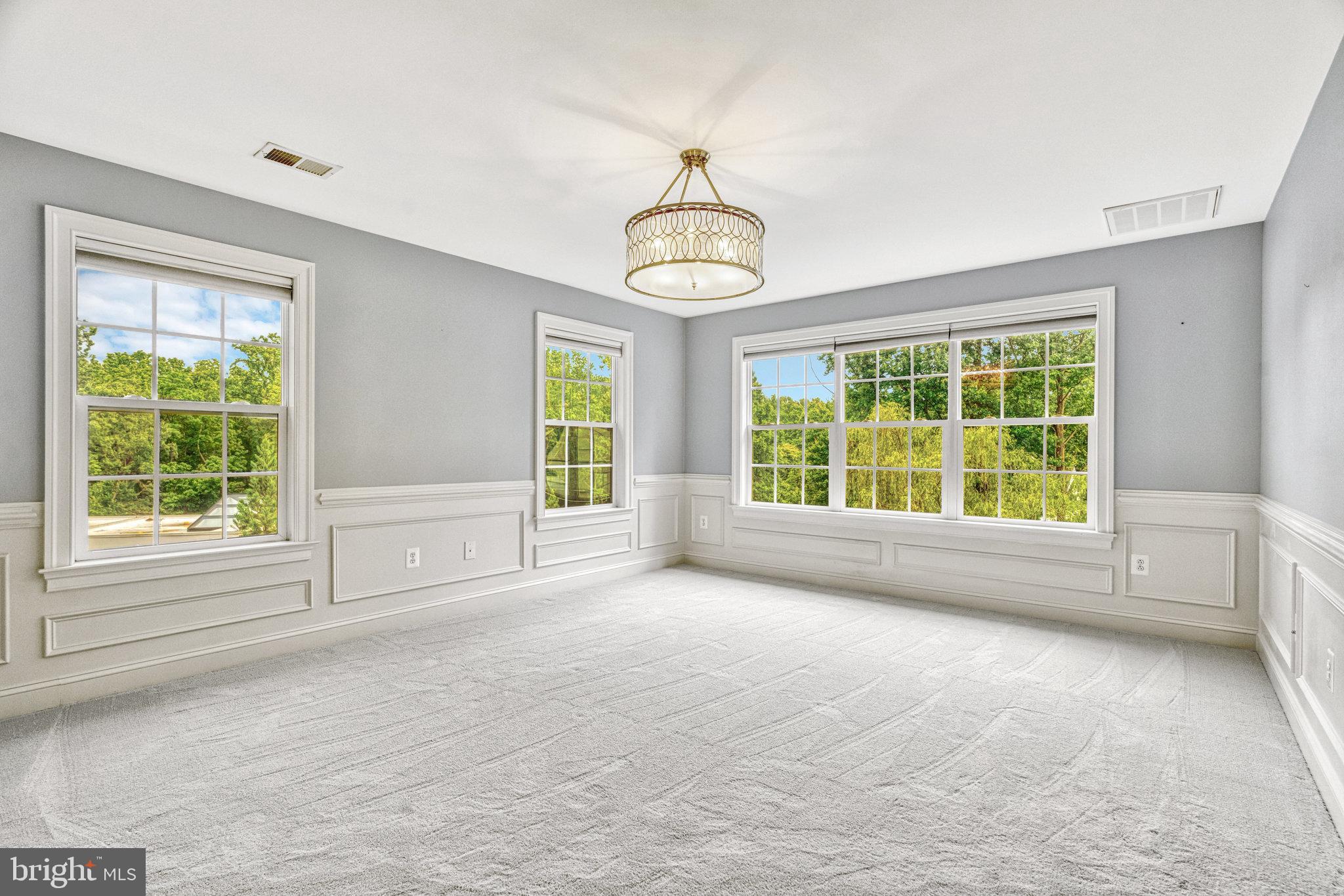 LANGLEY FOREST - Residential